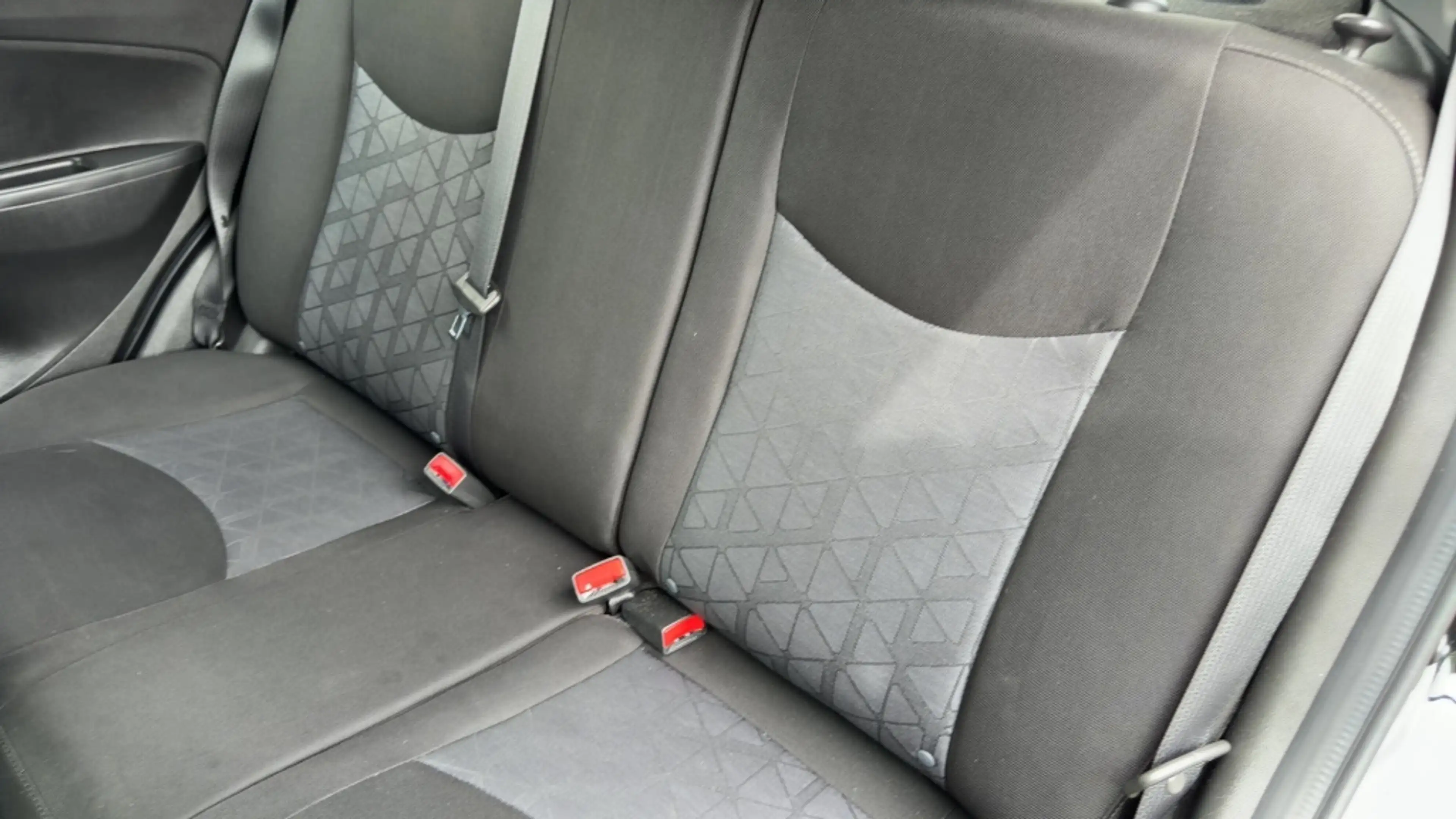 Opel Karl 1.0 120 Jaar Edition cruise — photo 17