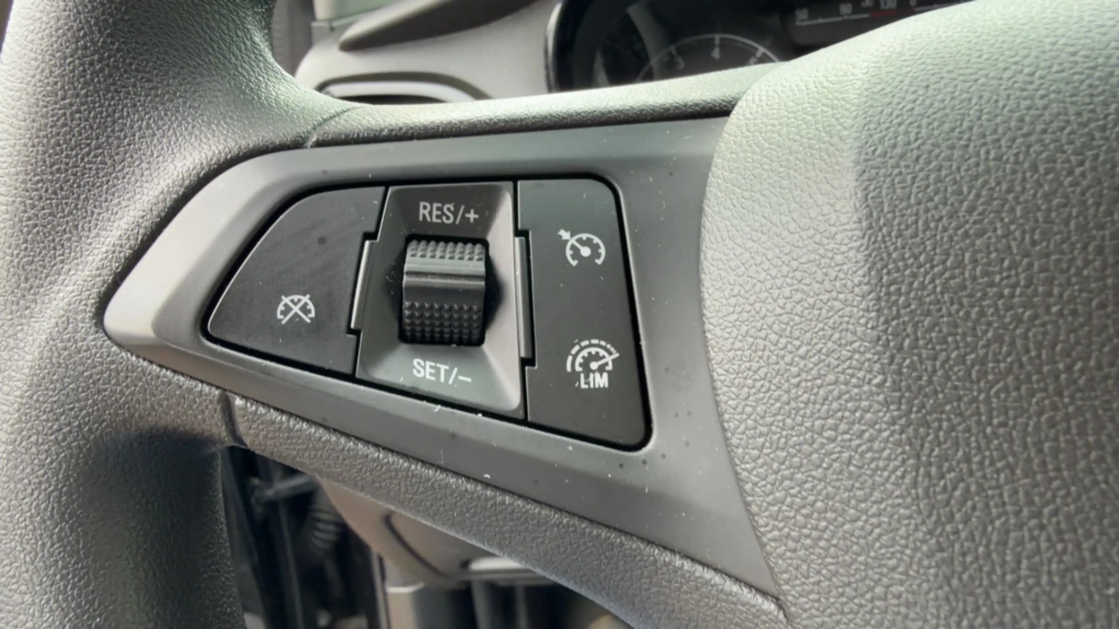 Opel Karl 1.0 120 Jaar Edition cruise — photo 8