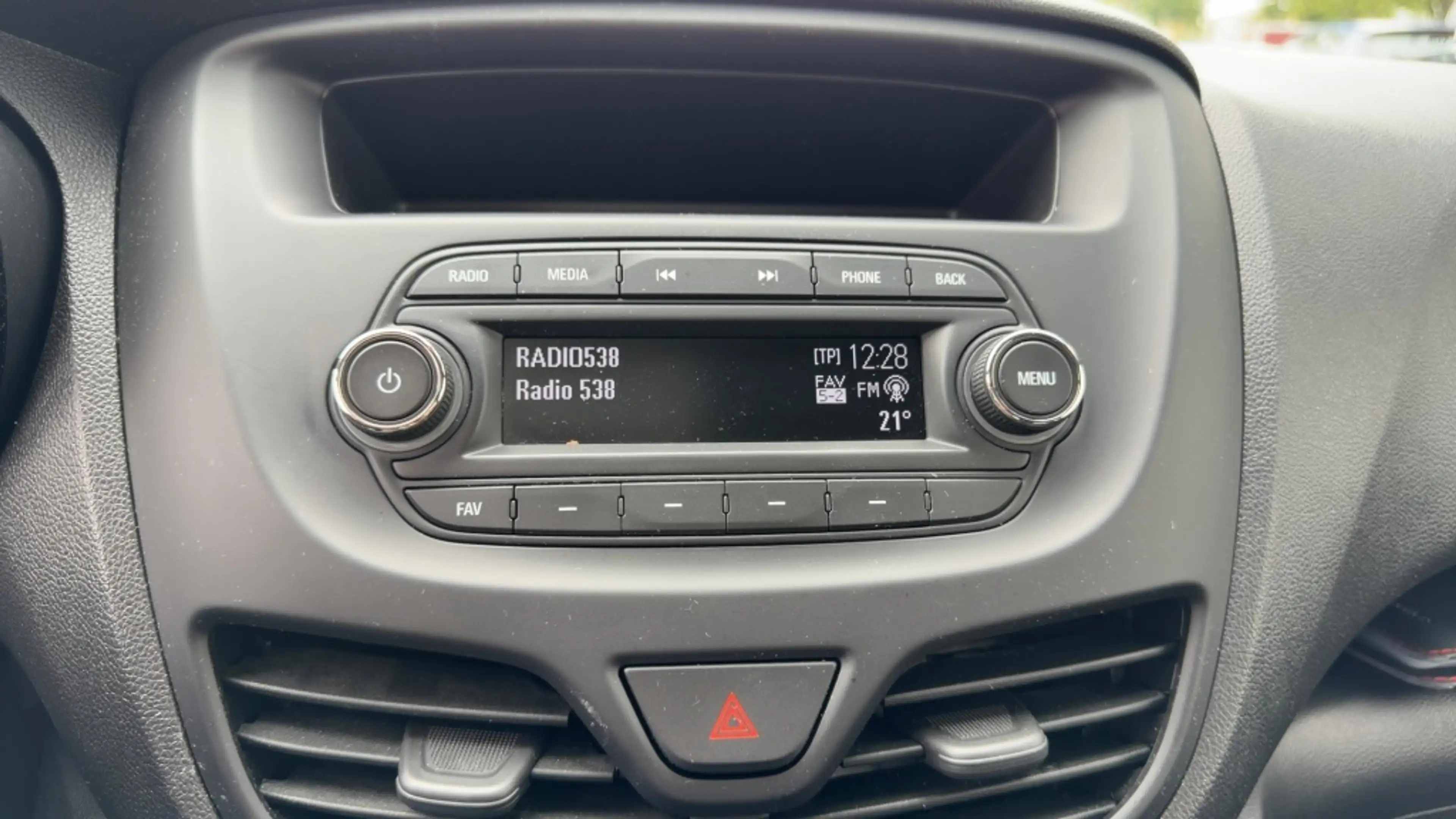 Opel Karl 1.0 120 Jaar Edition cruise — photo 21