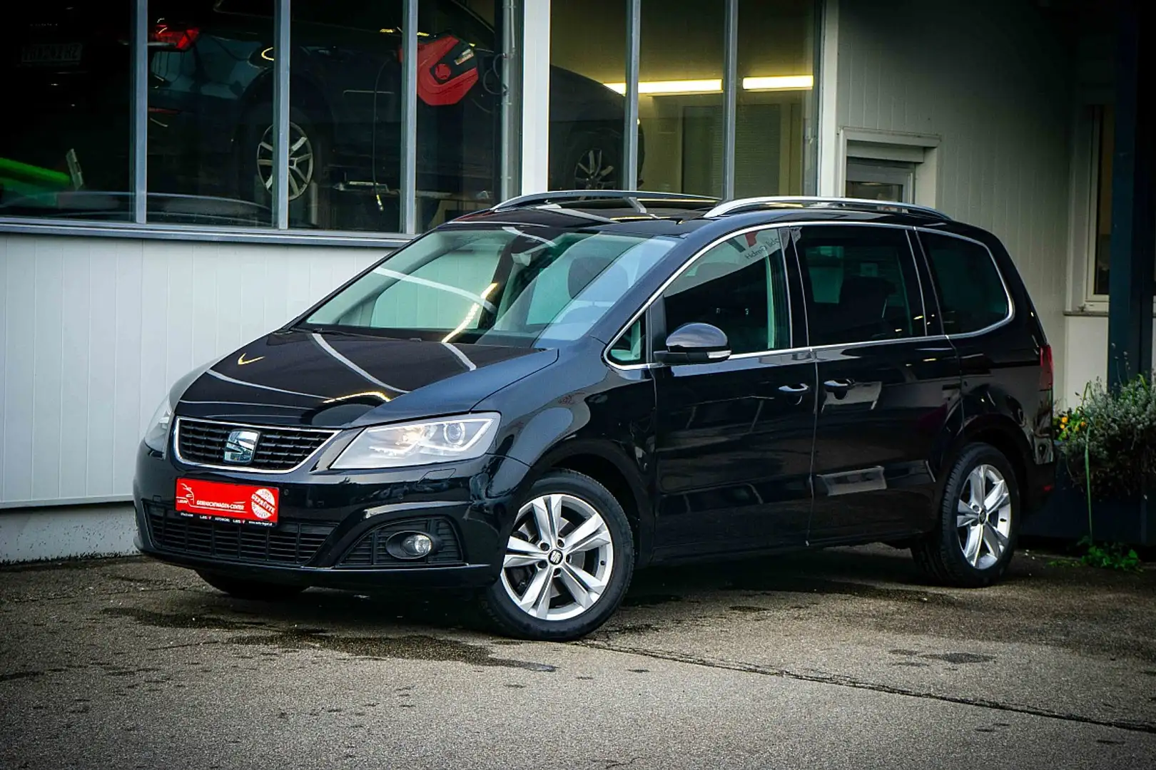 SEAT Alhambra Xcellence 2,0 TDI 7-Sitzer *AHV*KAMERA*NAVI*PAN... Schwarz - 2