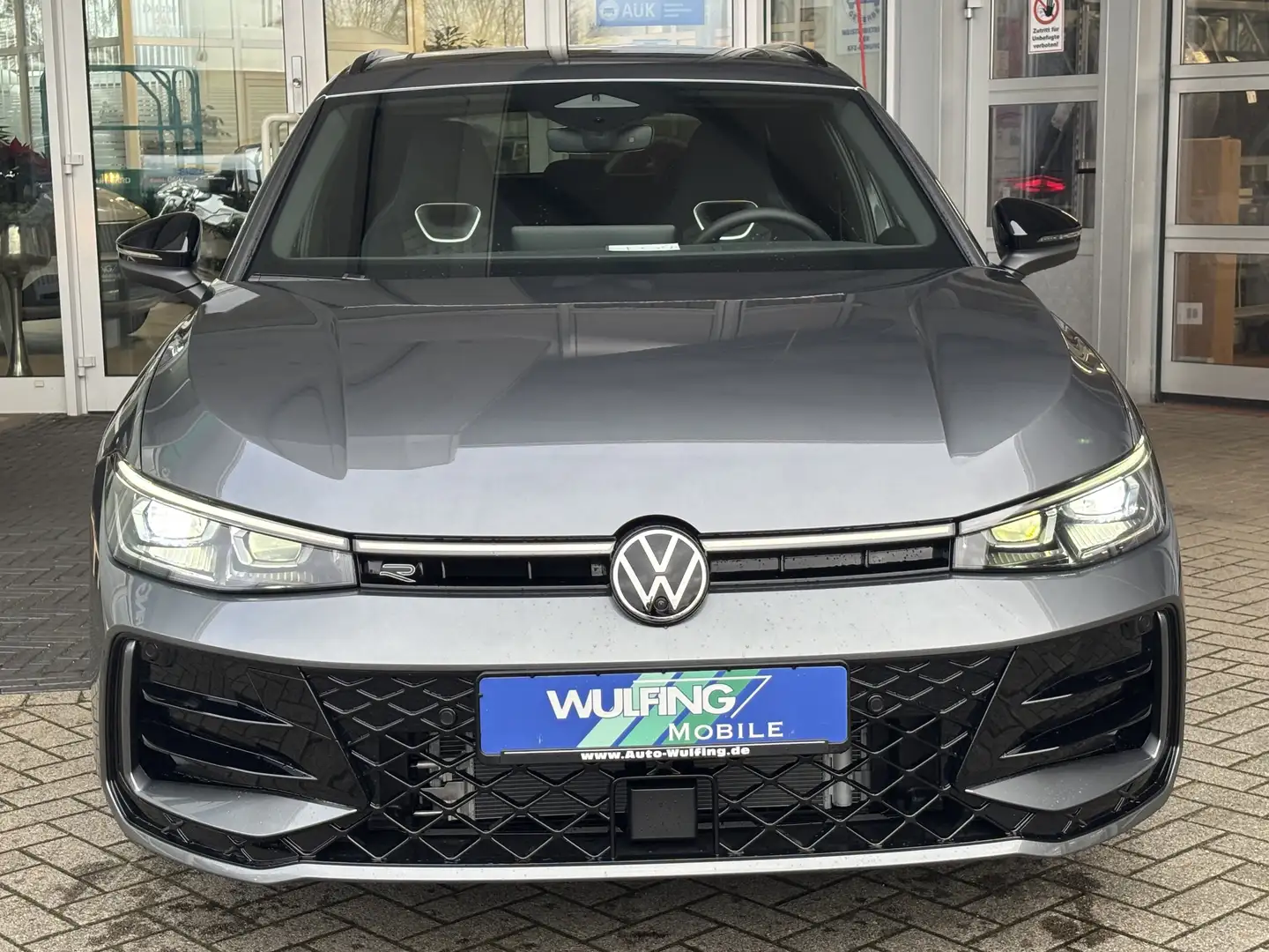 Volkswagen Passat Variant 2.0 TDI-4-Motion R-Line Black +++ Gri - 2