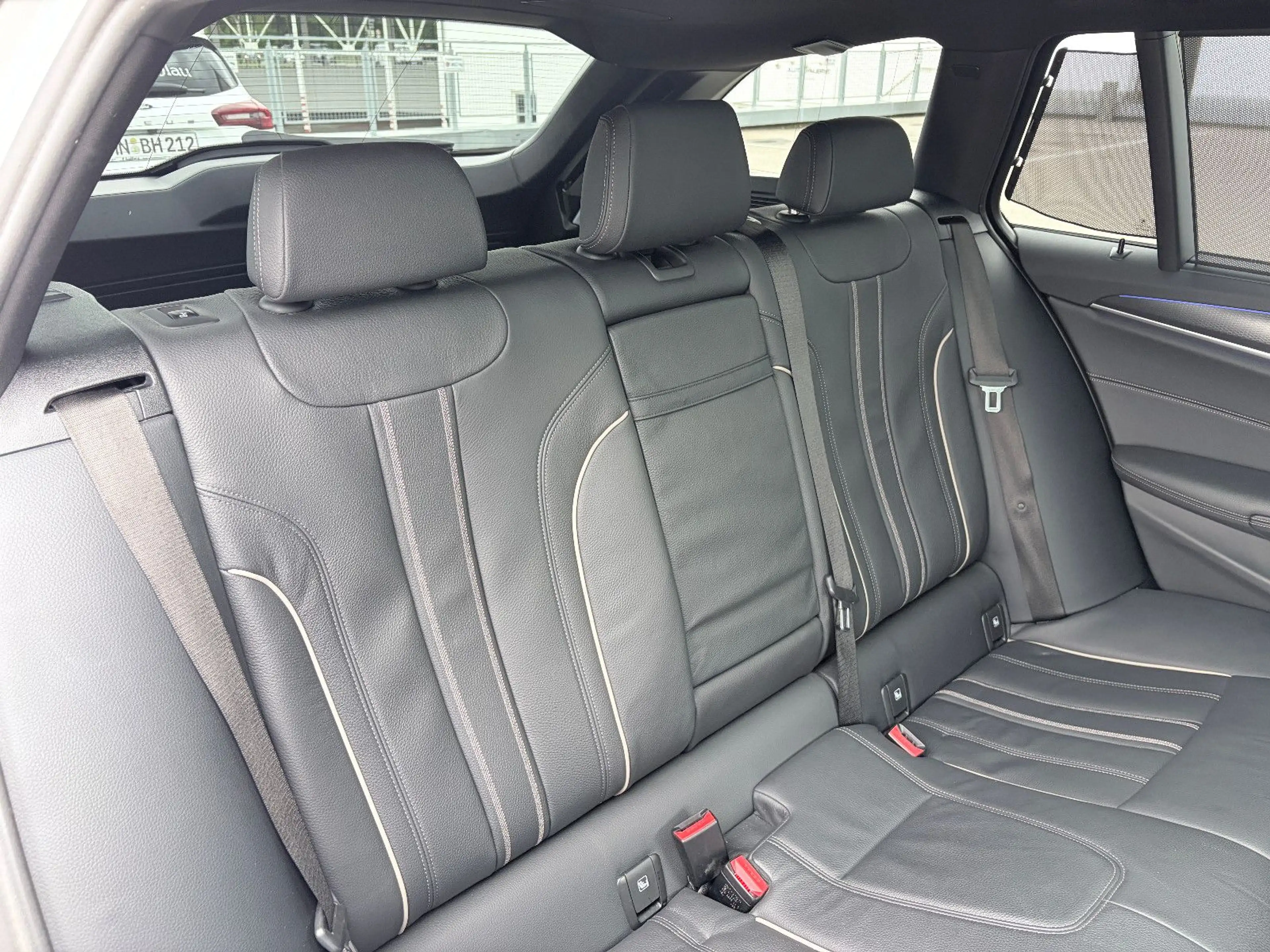 BMW 520 i Aut. M Sport PANO/AHK/HUD/KOMFORTSITZE — photo 14