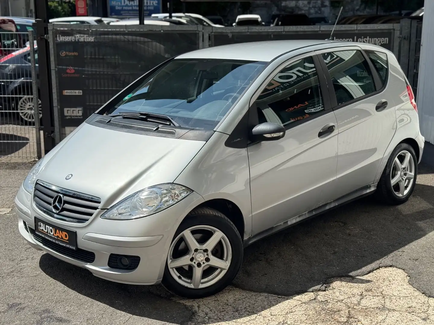 Mercedes-Benz A 150 A -Klasse A150*2.Hand*Klima*PDC Hinten* Silber - 2
