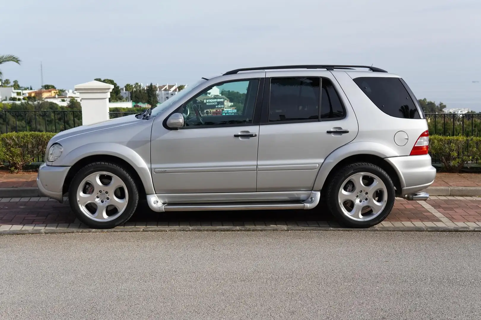 Mercedes-Benz ML 500 ML 6.1 Brabus 426PS All Brabus Options Silber - 1