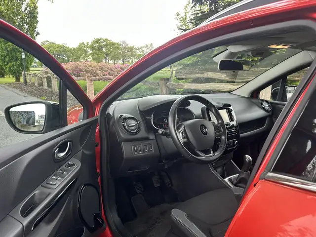 Renault Clio view 13