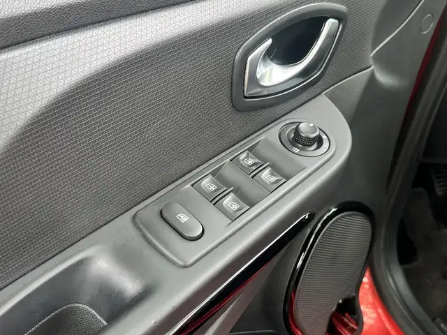Renault Clio view 15