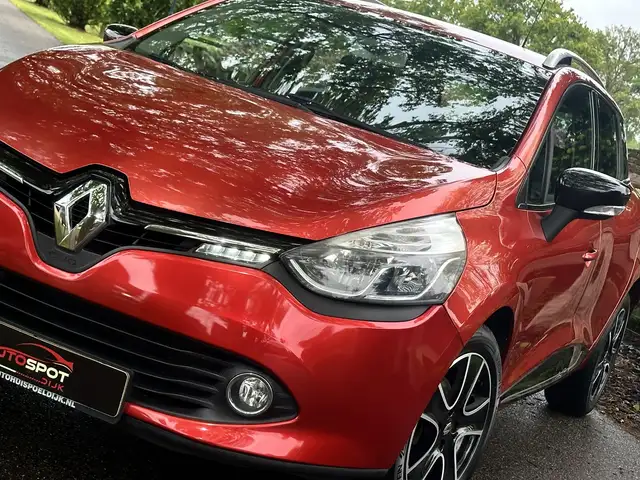 Renault Clio view 2