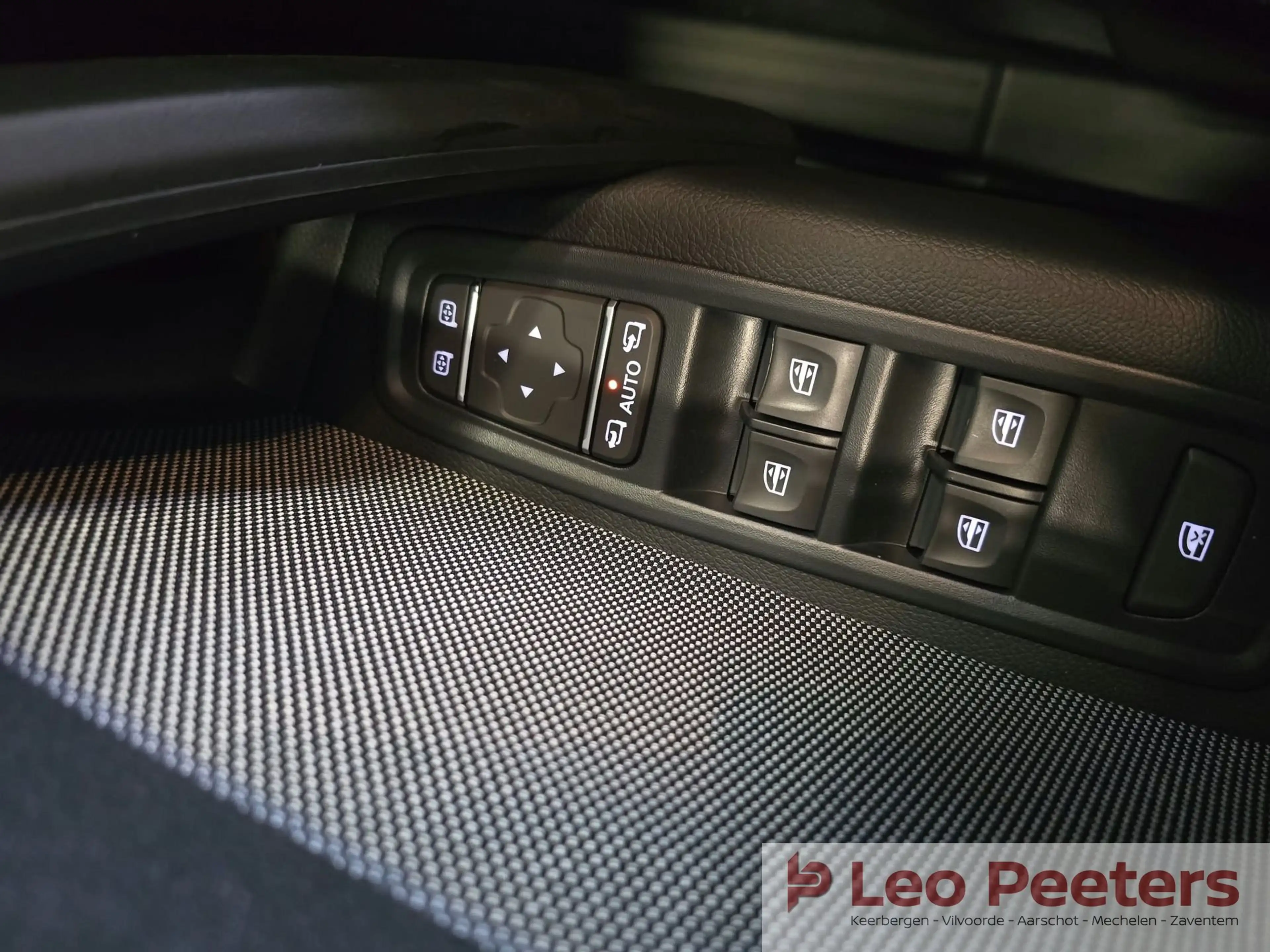 Nissan Townstar L2H1 DIG-T 130 A/T Tekna 7zit — photo 15