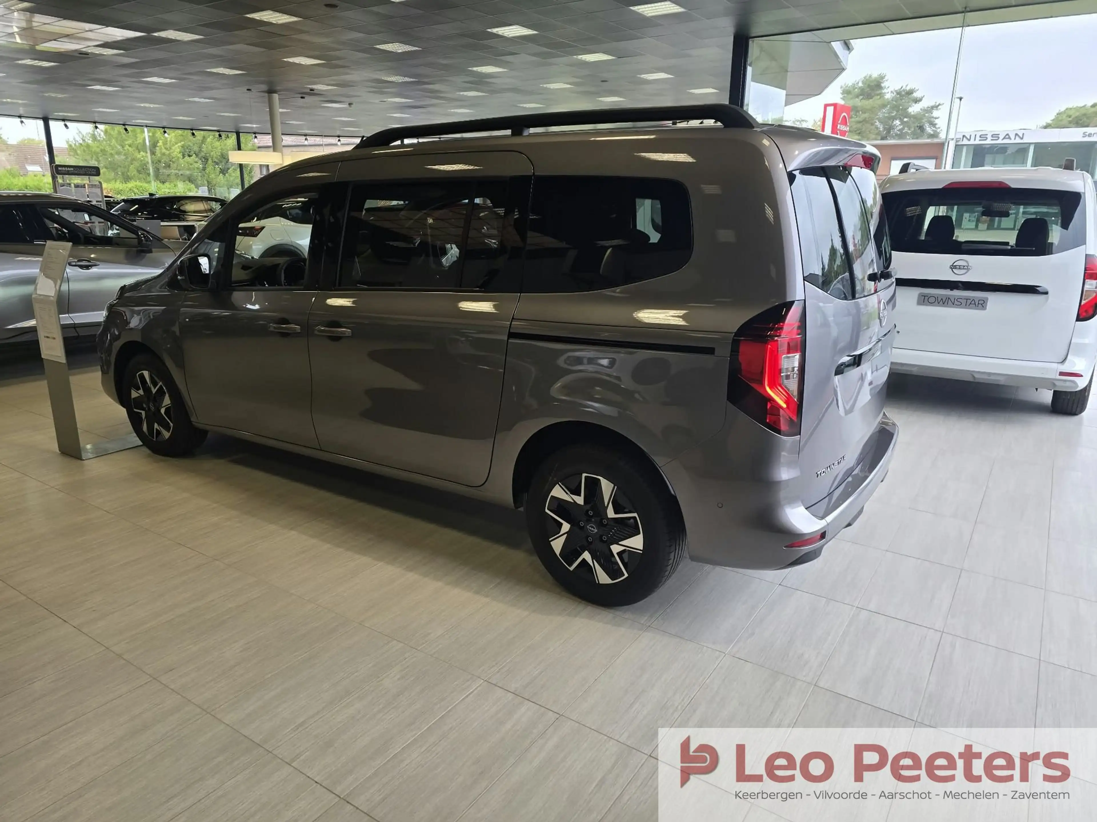 Nissan Townstar L2H1 DIG-T 130 A/T Tekna 7zit — photo 6