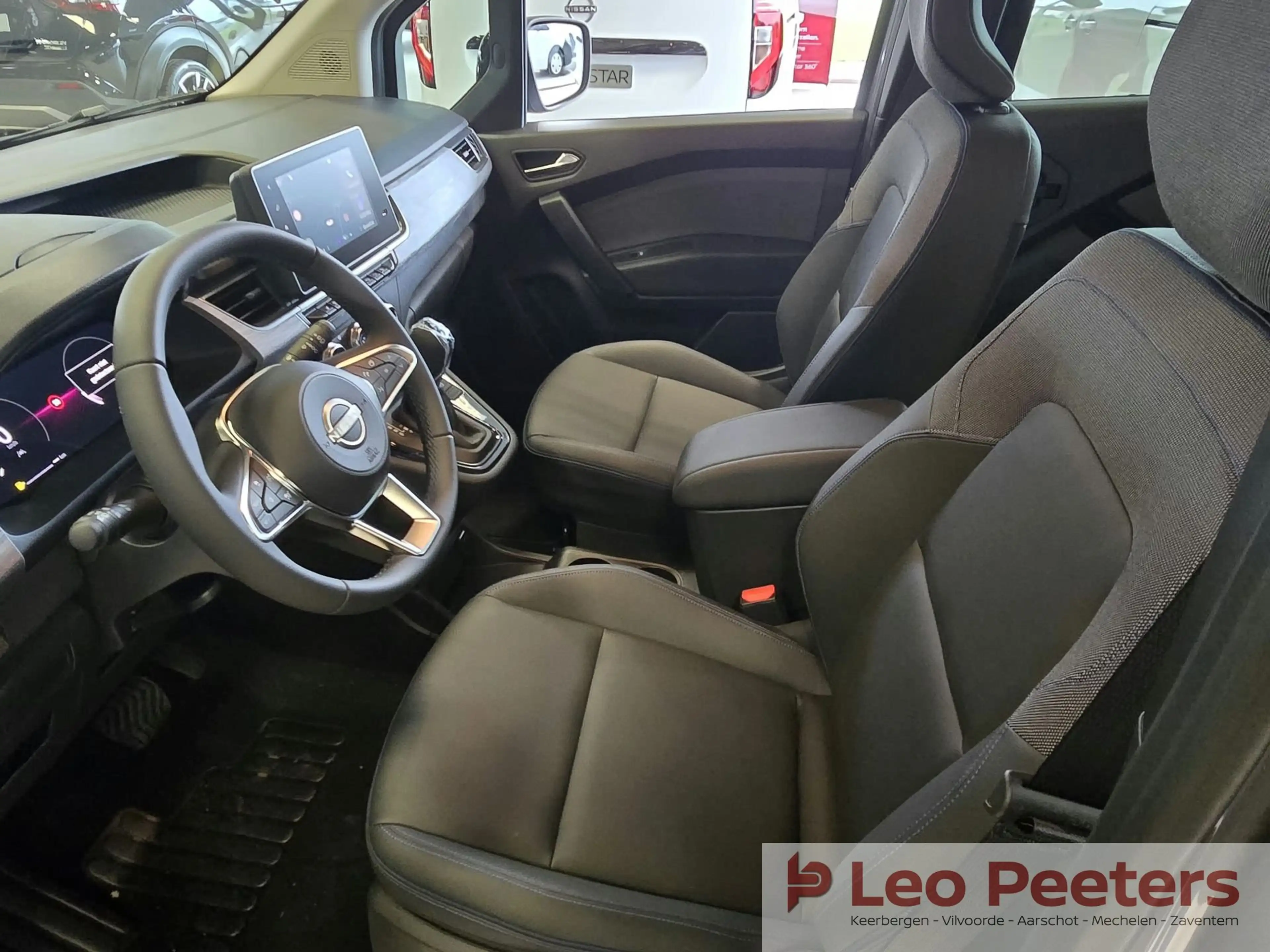 Nissan Townstar L2H1 DIG-T 130 A/T Tekna 7zit — photo 11