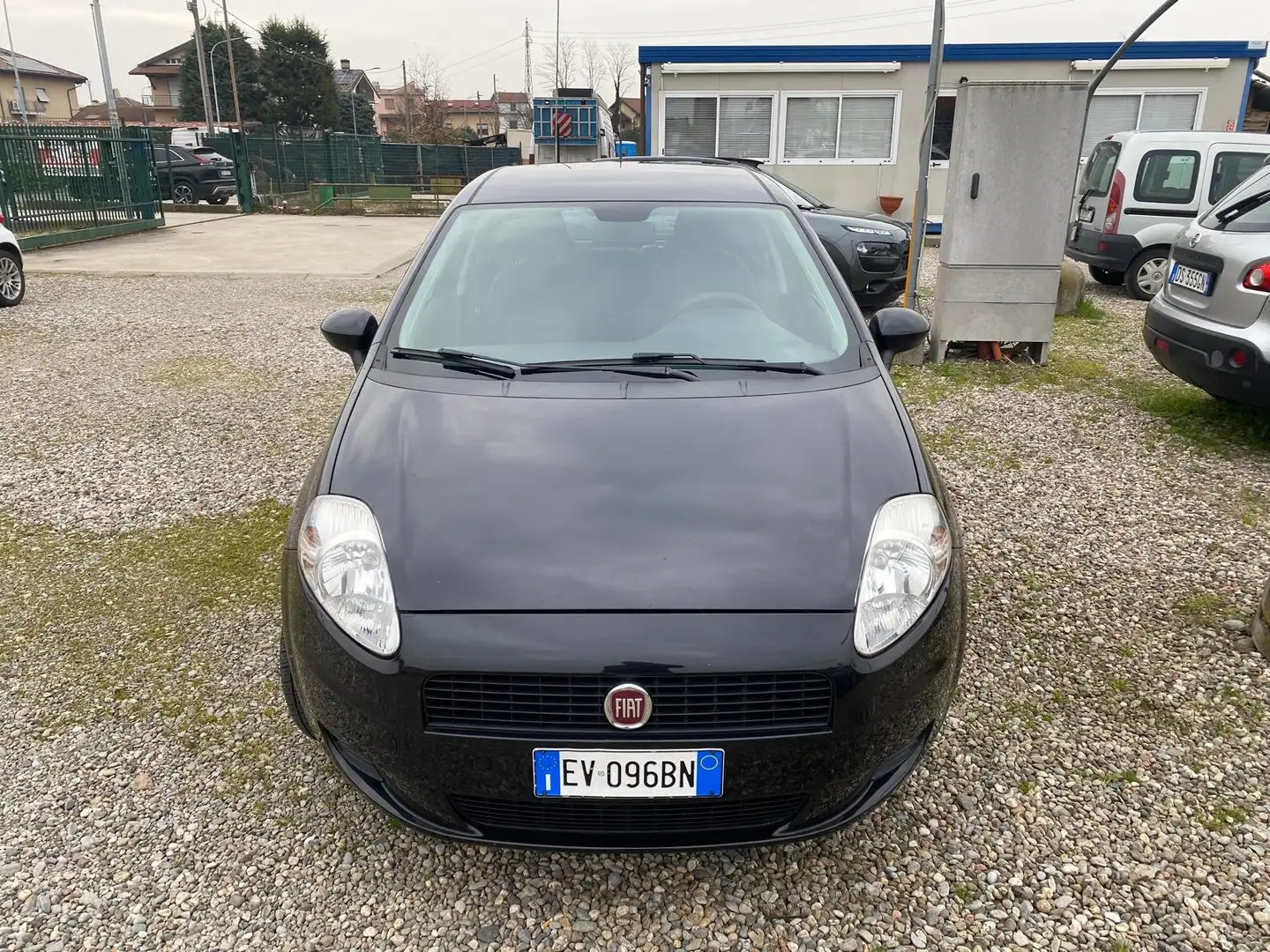 Fiat Punto Punto 5p 1.4 natural power Negro - 1