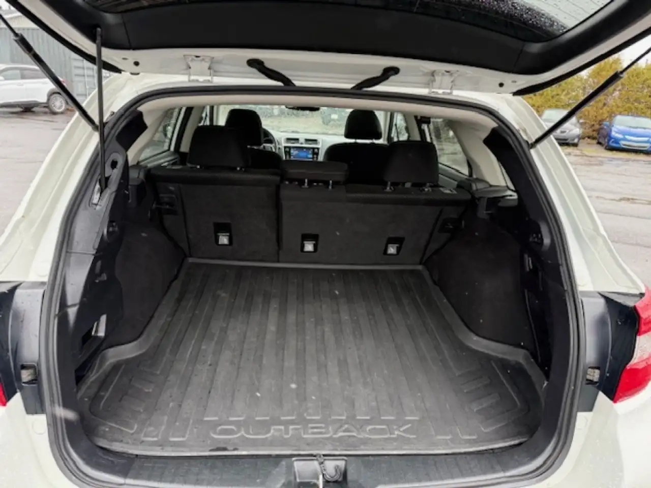 Subaru OUTBACK снимка Subaru OUTBACK