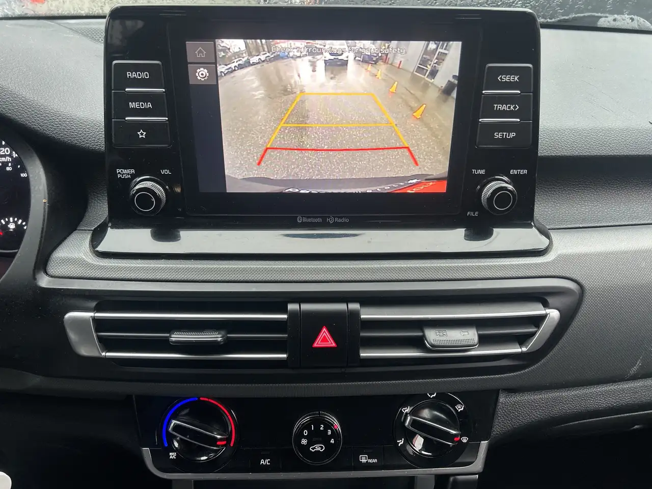 Kia Seltos снимка Kia Seltos