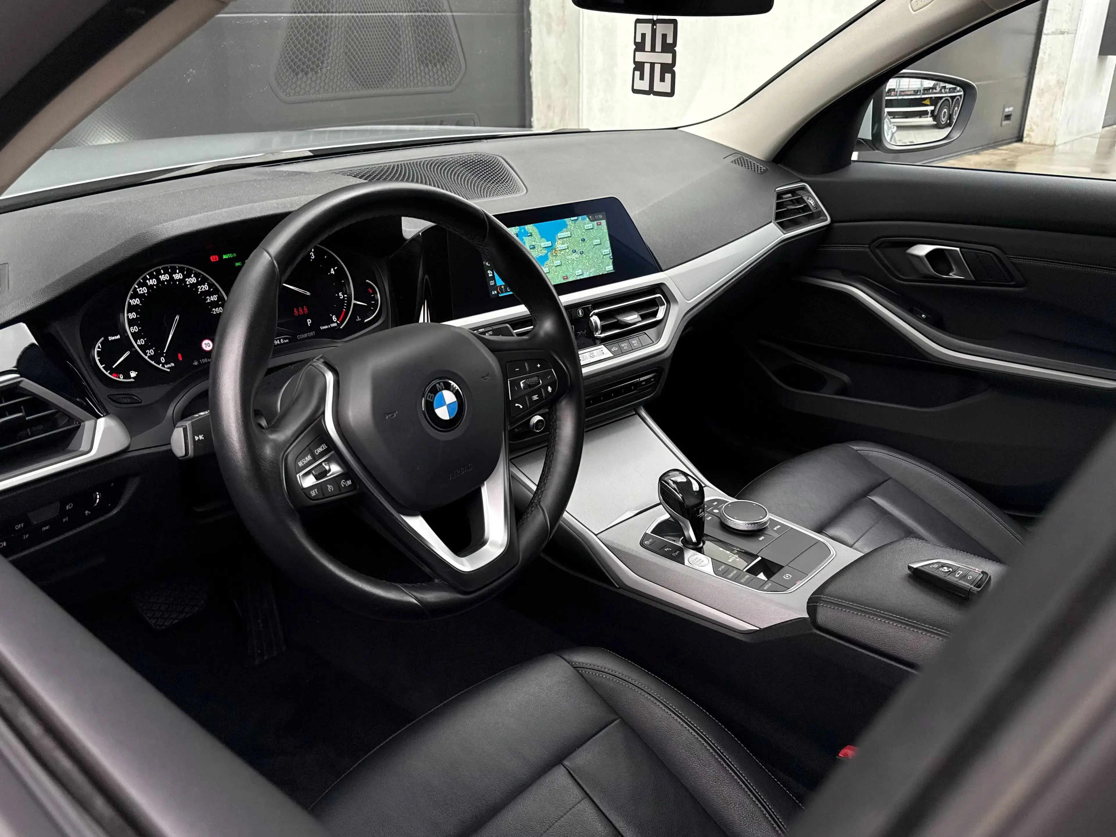 BMW 318 Touring 19" LICHTMETALEN VELGEN | AUTOMAAT | BMW LIVE COCKPIT | NAVI | CRUISE CONTROL | PDC | CONNECTED DRIVE — photo 6