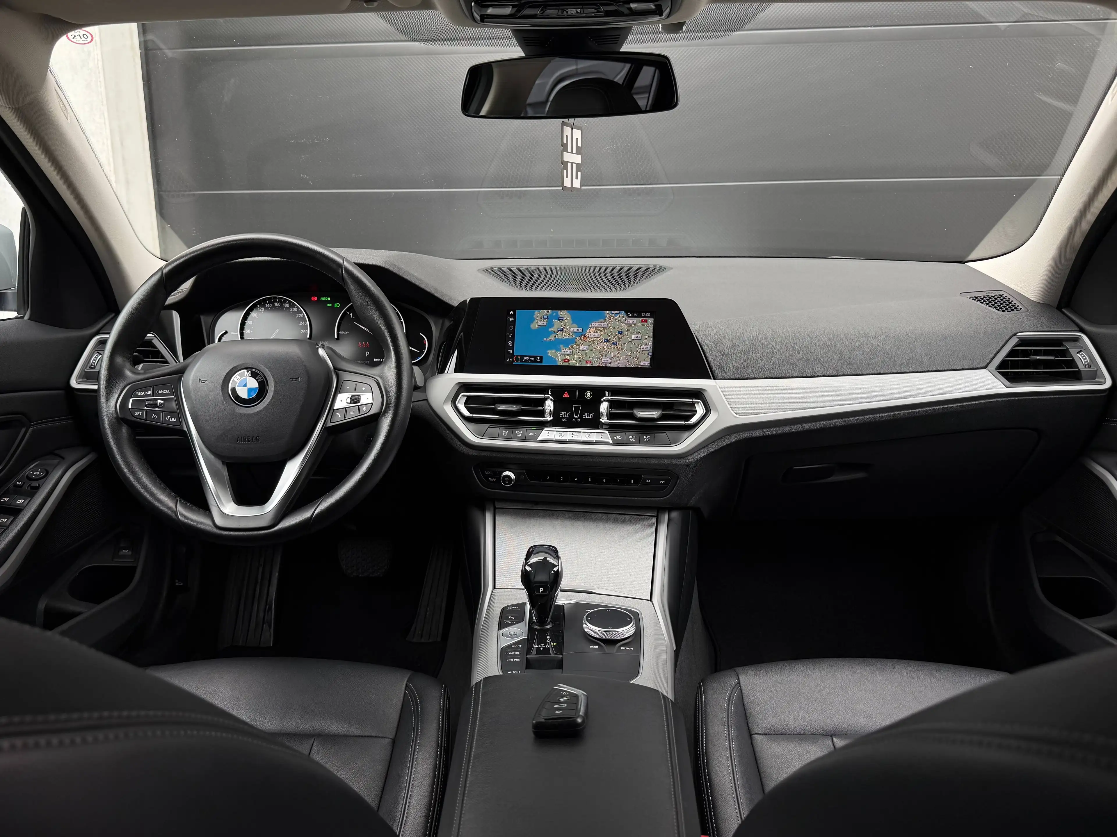BMW 318 Touring 19" LICHTMETALEN VELGEN | AUTOMAAT | BMW LIVE COCKPIT | NAVI | CRUISE CONTROL | PDC | CONNECTED DRIVE — photo 13