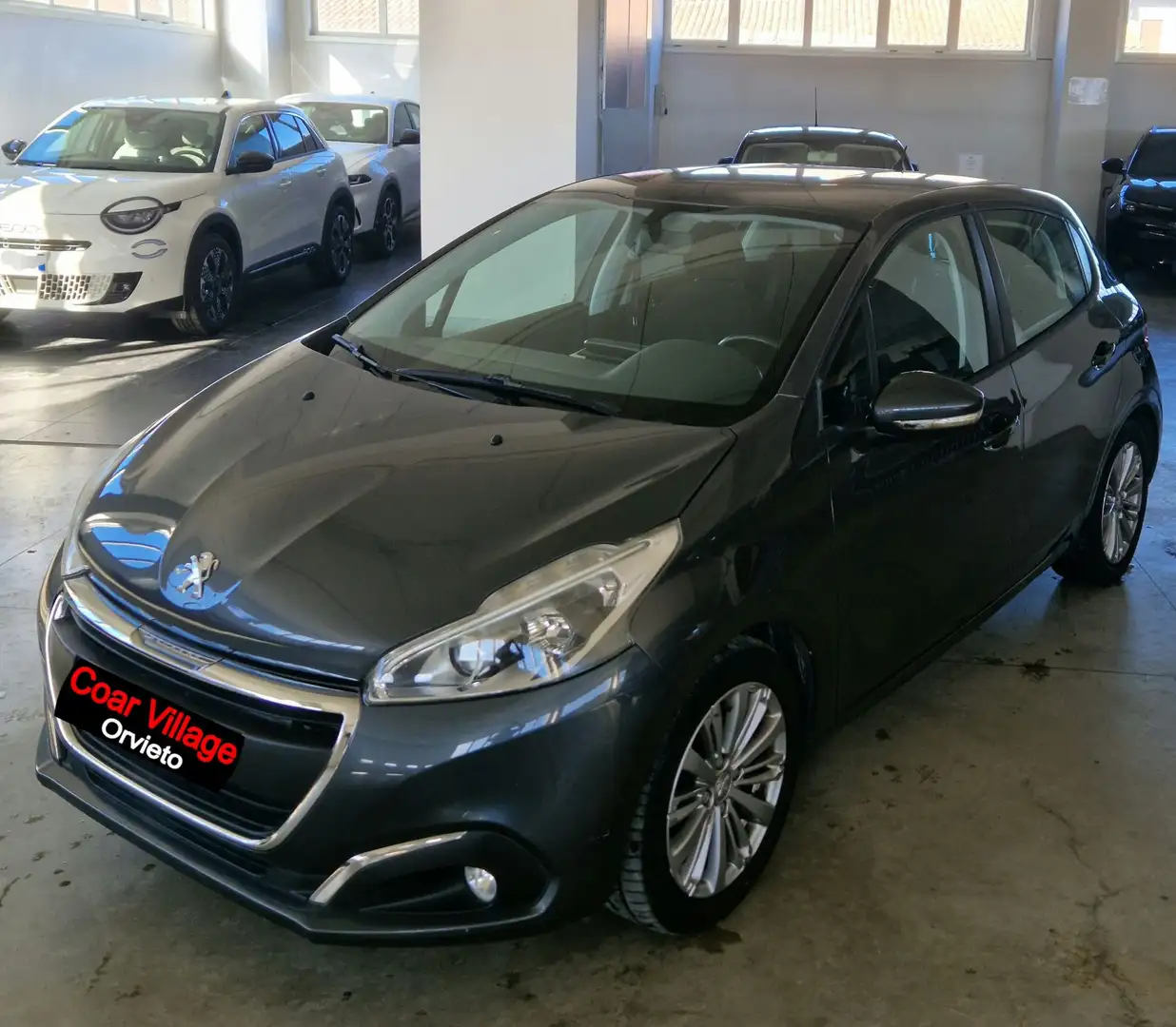 Peugeot 208 208 5p 1.6 bluehdi Allure 75cv Gris - 1