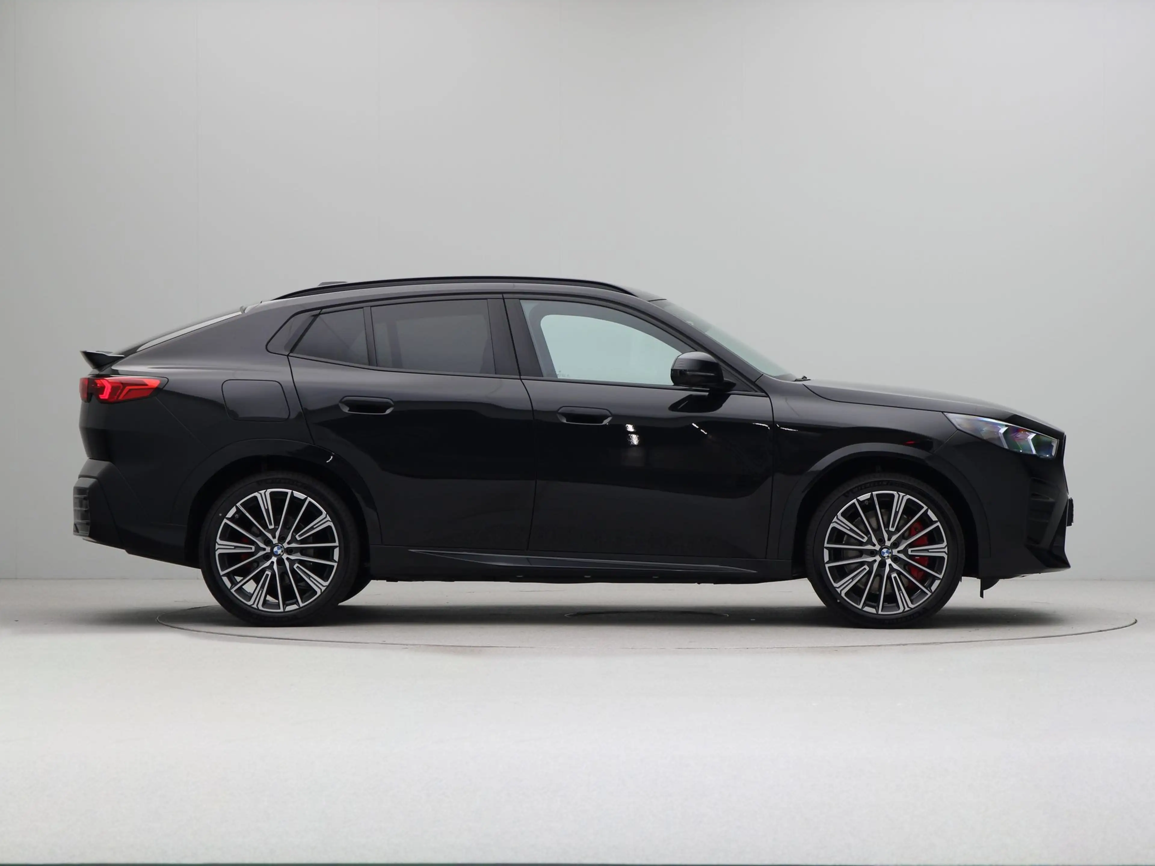BMW iX2 eDrive20 67 kWh M Sport Edition — photo 7