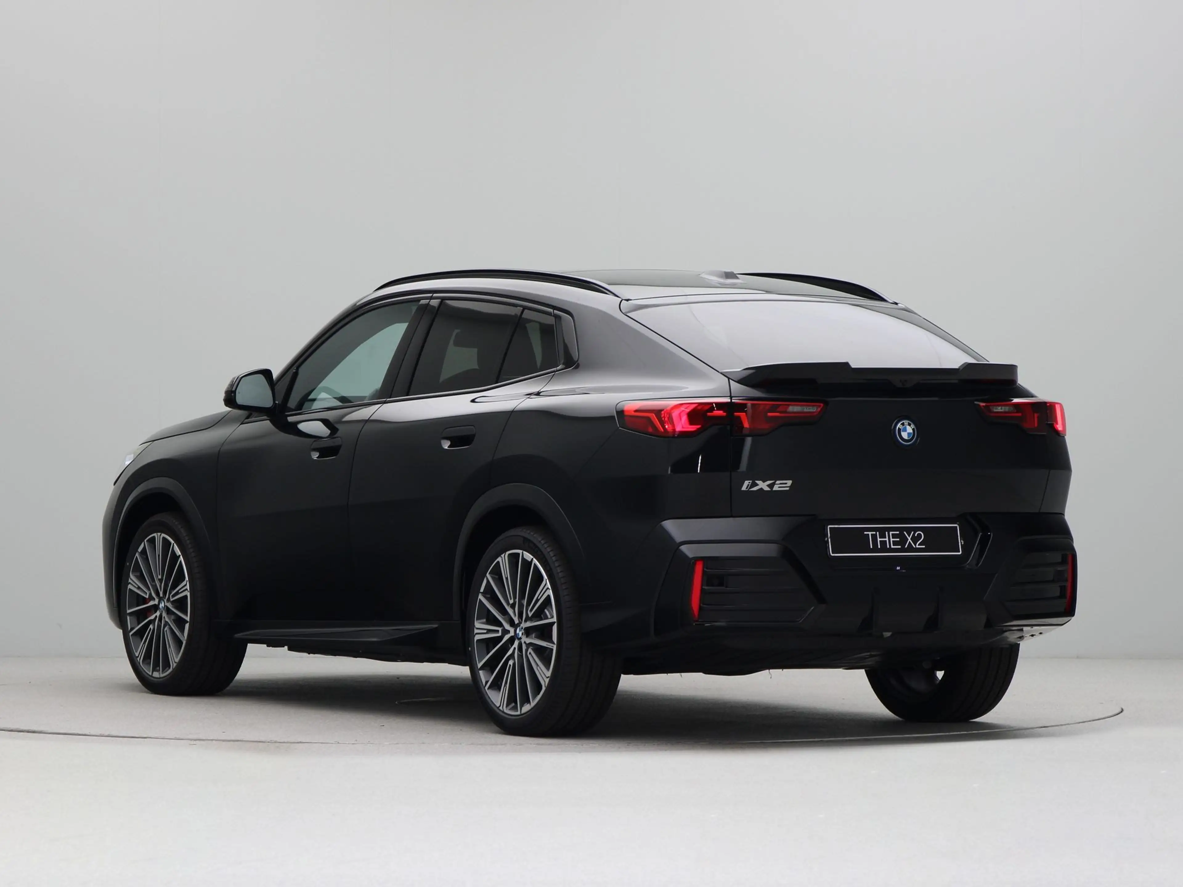BMW iX2 eDrive20 67 kWh M Sport Edition — photo 10