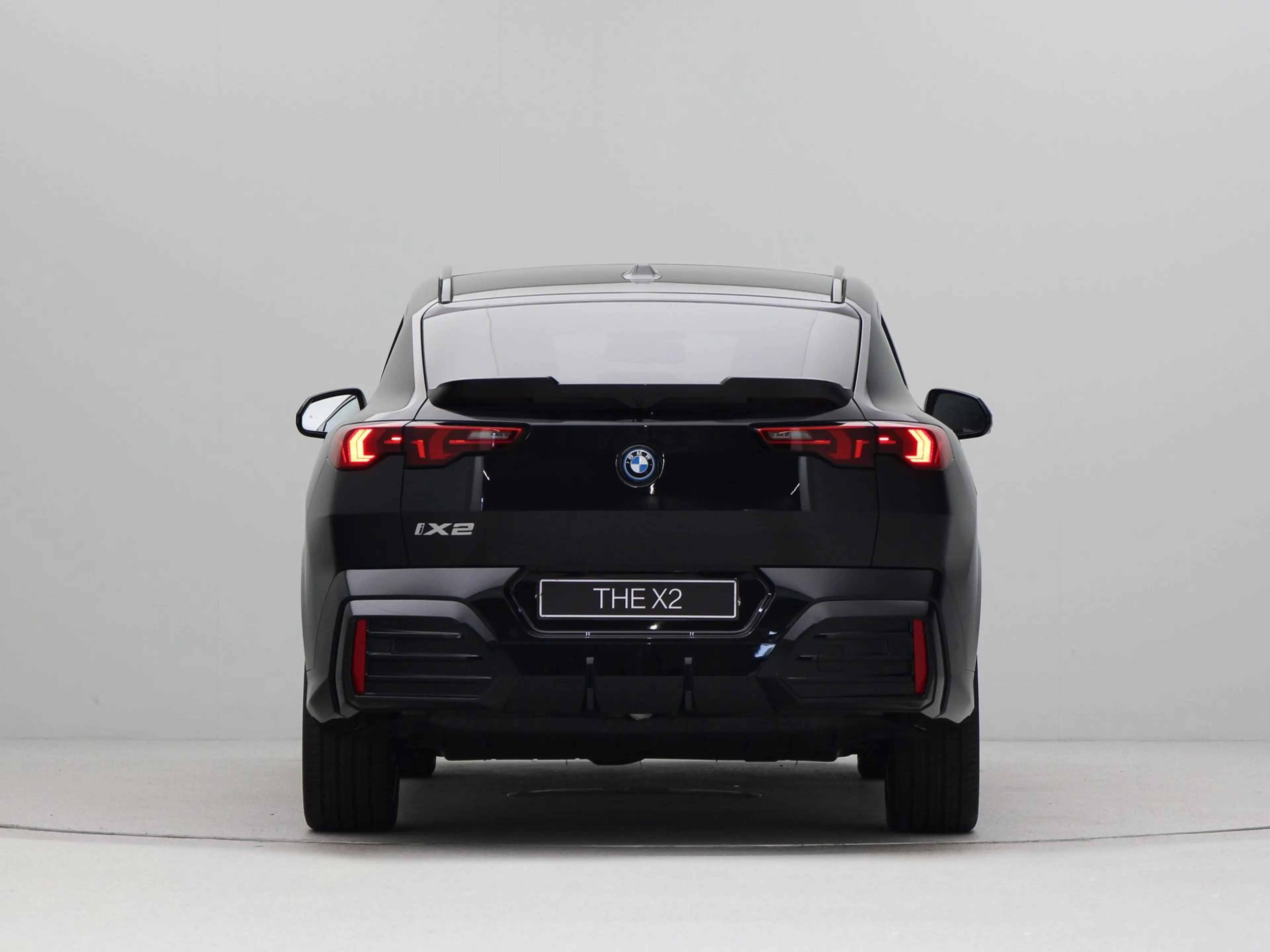 BMW iX2 eDrive20 67 kWh M Sport Edition — photo 9
