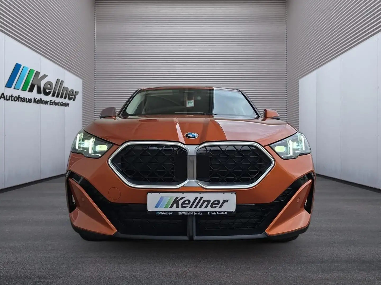 BMW X2 20i AHK+Head-Up+H/K-Sound+Sportsitze Orange - 1