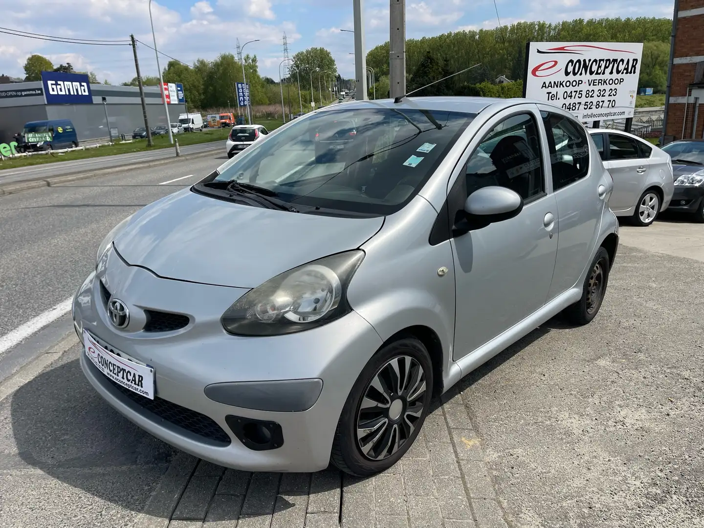 Toyota Aygo 1.4 Turbo D4D Plus// EXPORT OU MARCHAND // Srebrny - 1