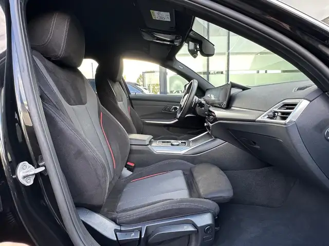 BMW 3 Series view 8