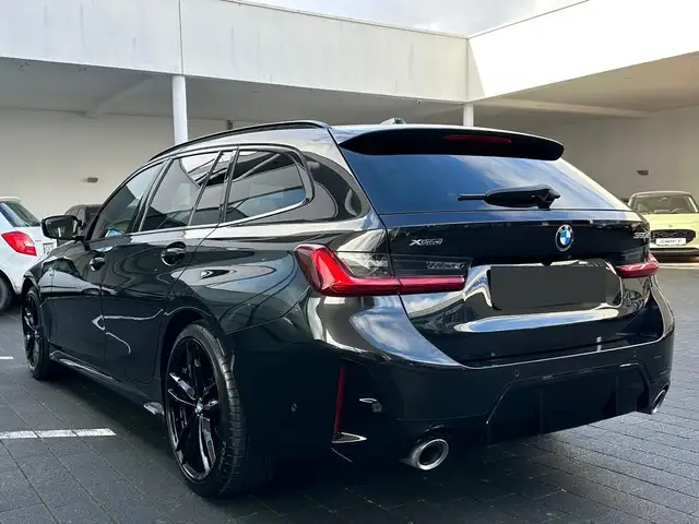 BMW 3 Series view 14
