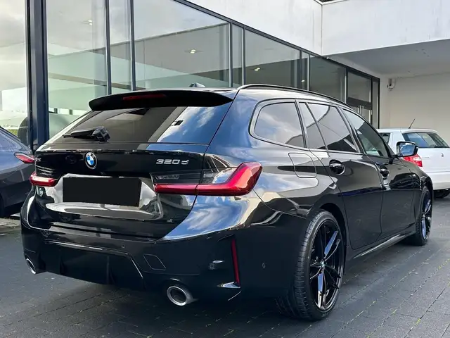 BMW 3 Series view 12