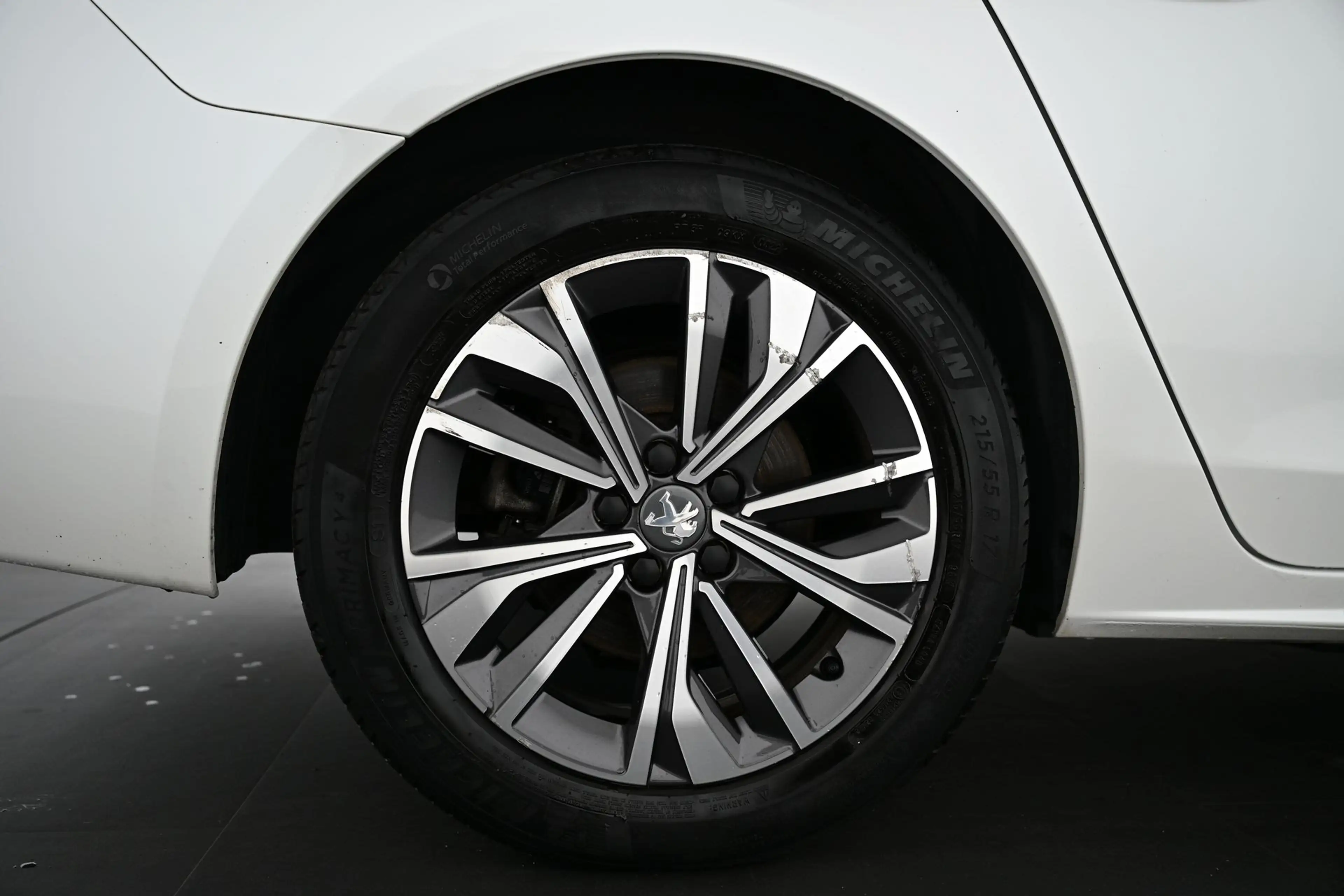 Peugeot 508 Hybrid 225 Allure Pack Puretech/El 225 EAT8 HA Pi — photo 15