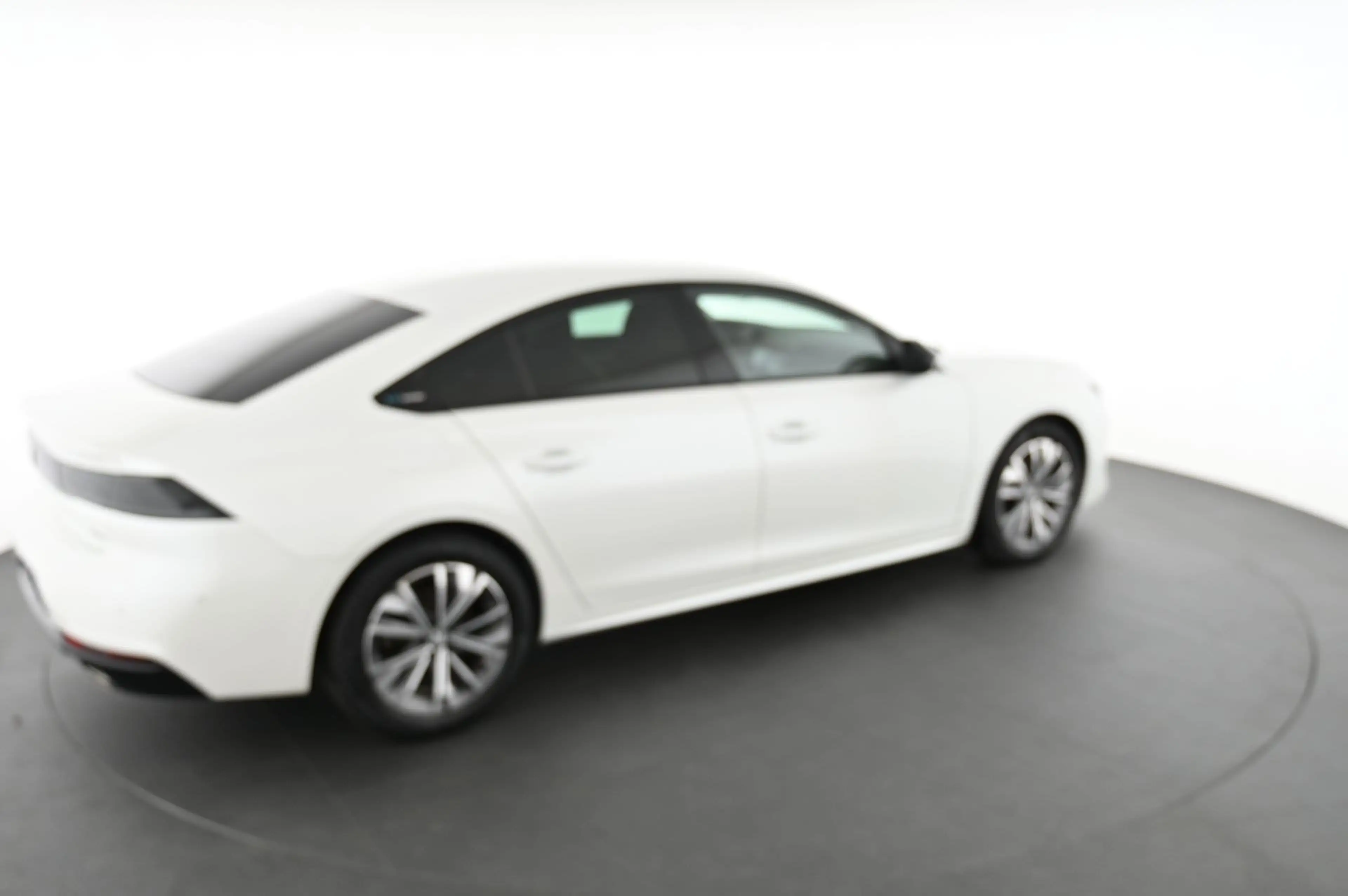Peugeot 508 Hybrid 225 Allure Pack Puretech/El 225 EAT8 HA Pi — photo 4