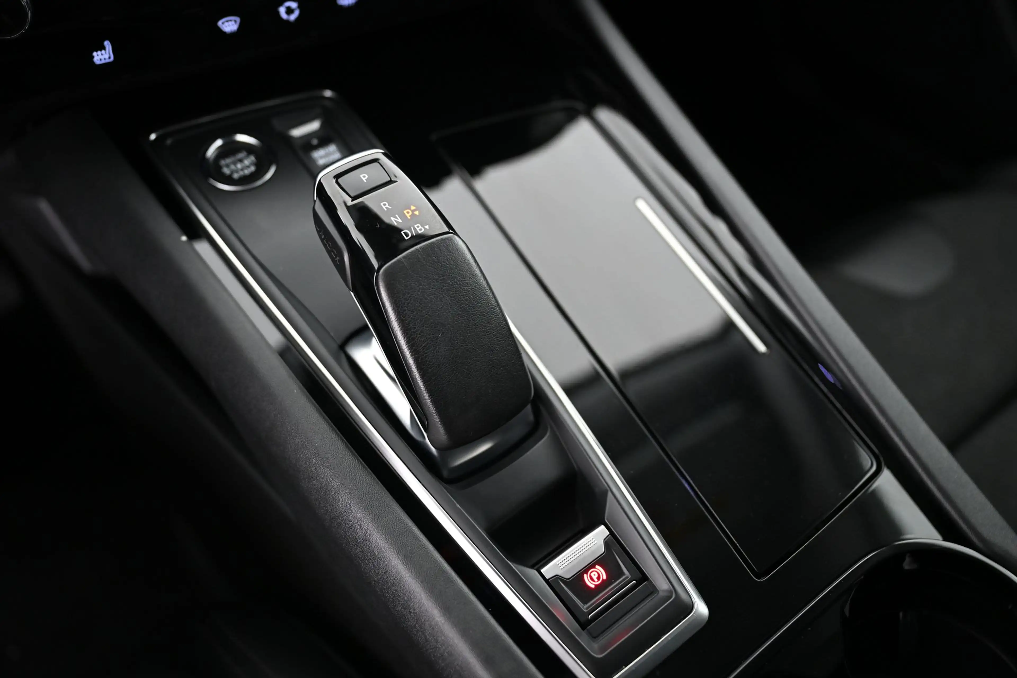 Peugeot 508 Hybrid 225 Allure Pack Puretech/El 225 EAT8 HA Pi — photo 25