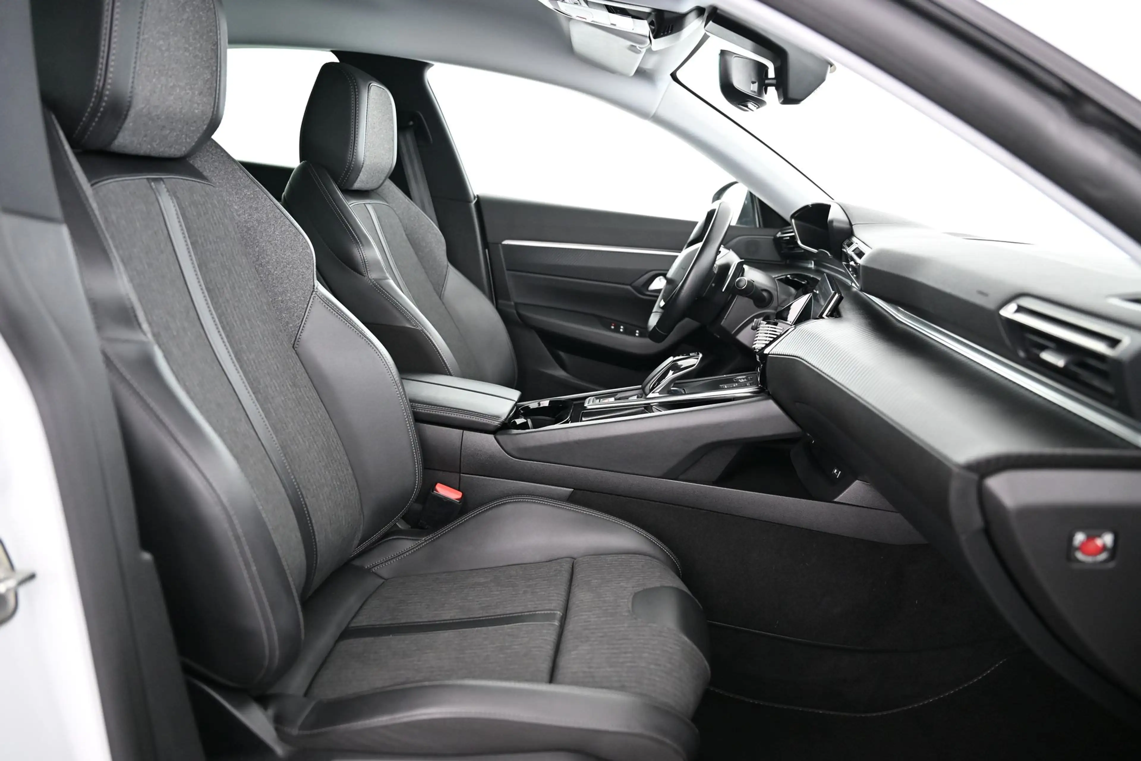 Peugeot 508 Hybrid 225 Allure Pack Puretech/El 225 EAT8 HA Pi — photo 30