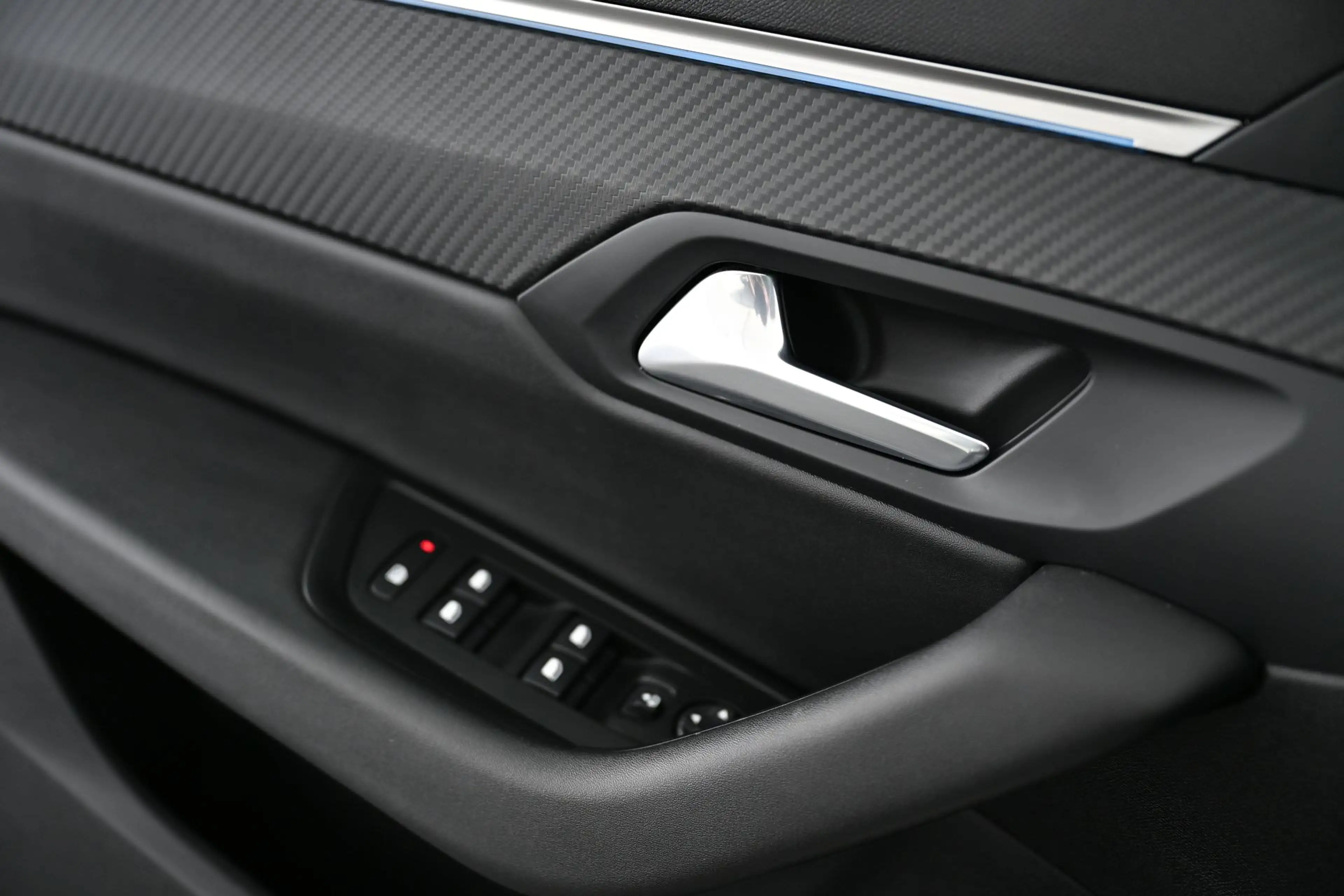 Peugeot 508 Hybrid 225 Allure Pack Puretech/El 225 EAT8 HA Pi — photo 29