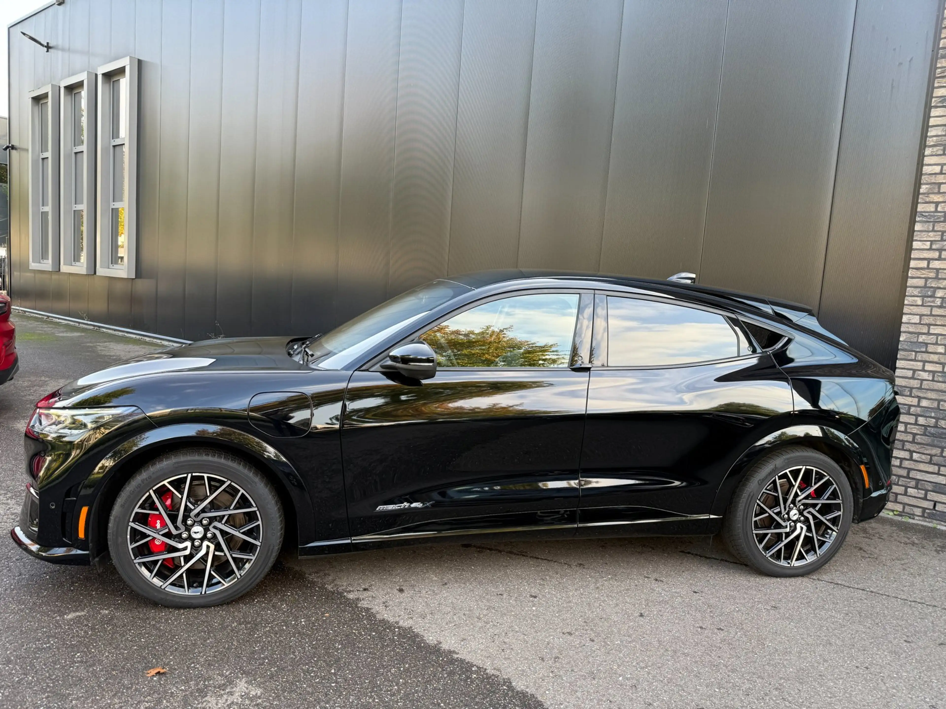 Ford Mustang Mach-E GT Ext 487PK AWD 98 kWh Panorama, Navi, Winter BOM — photo 2