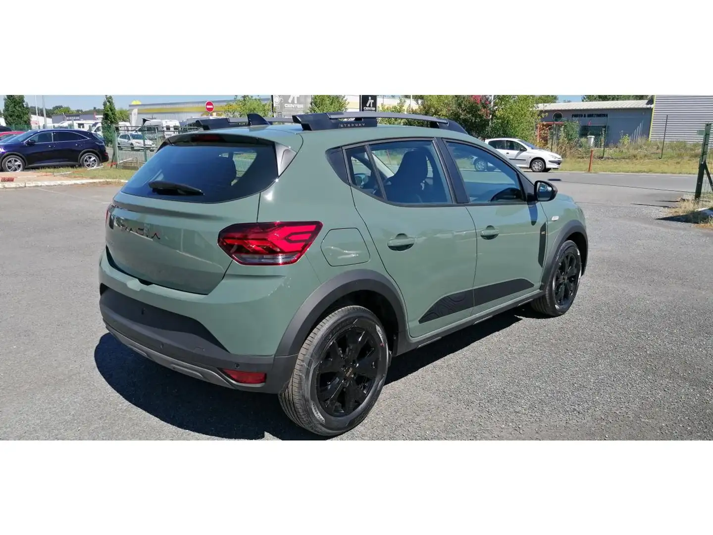 Dacia Sandero 1.0 ECO-G 100 Stepway Extême +SIEGES AV CHAUFFANT Vert - 2