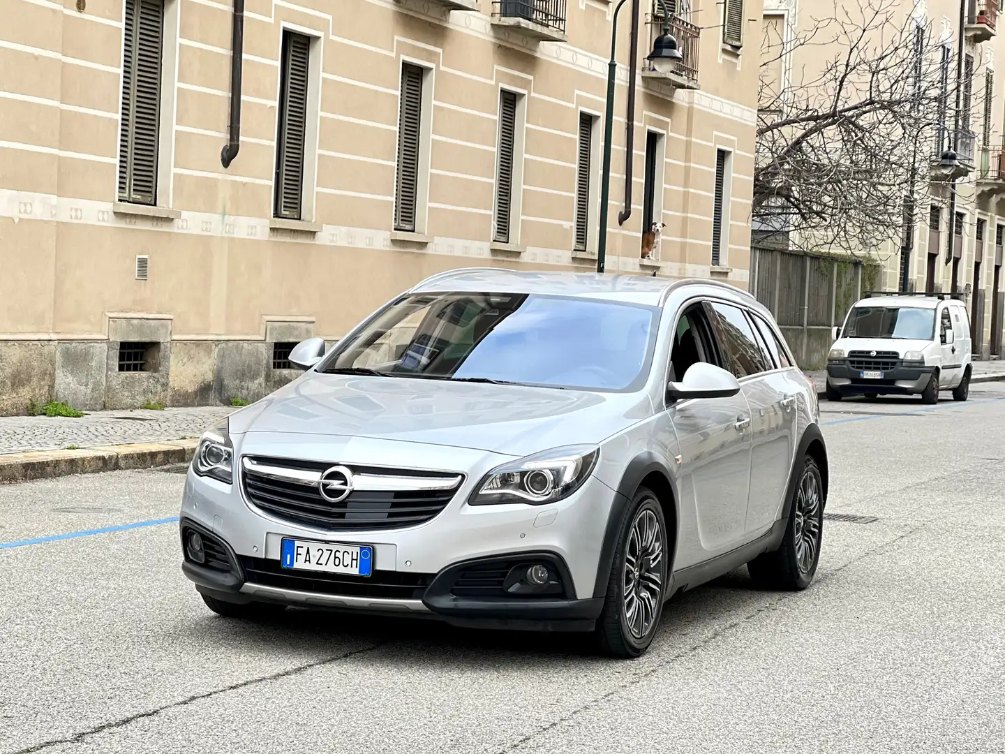 Opel Insignia Country Tourer 2.0 CTDi 163cv aut. 4x4 E5 Business Grijs - 1