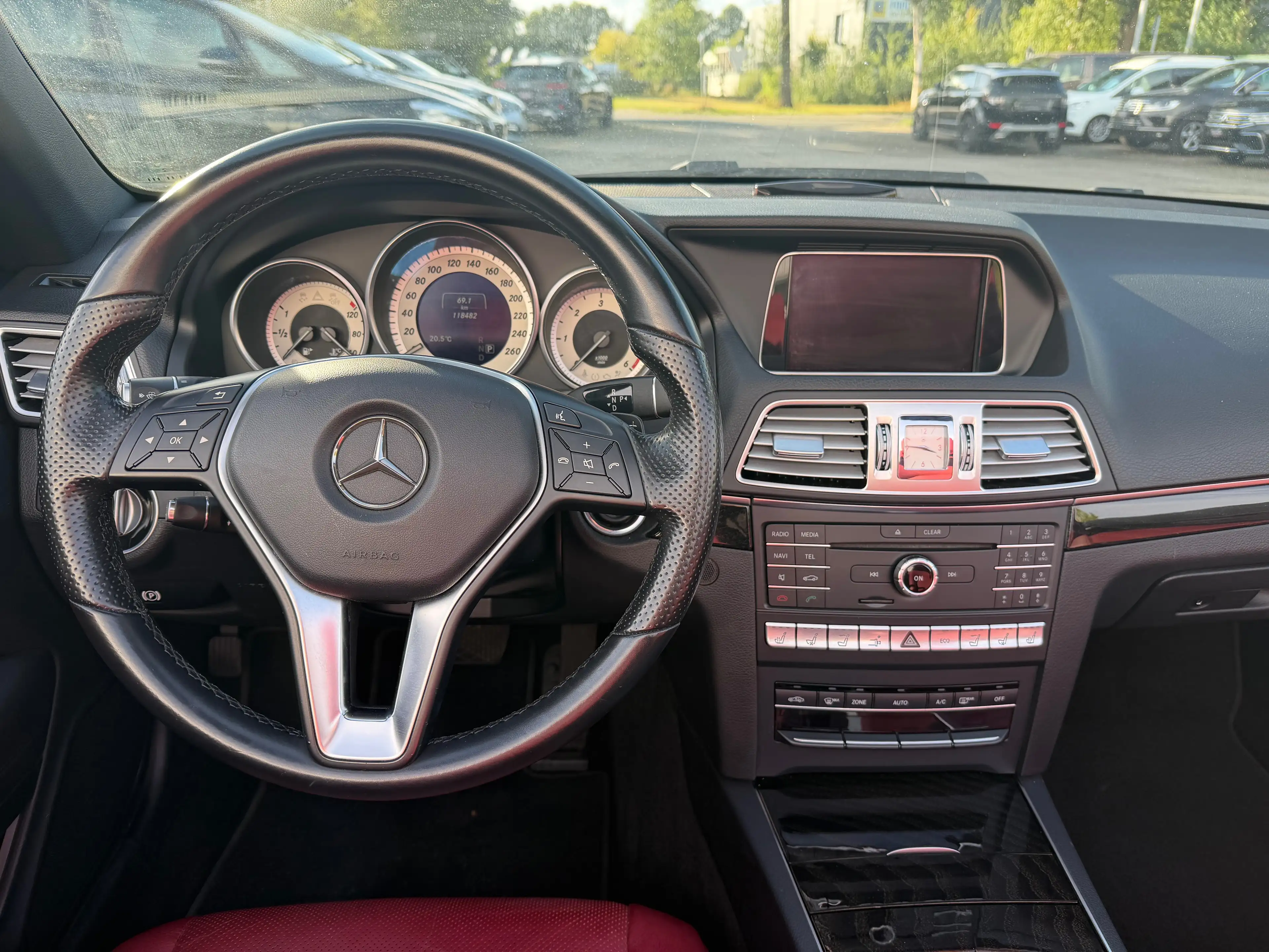 Mercedes-Benz E 250 d Cabrio BlueTec *Finanzierung möglich — photo 12