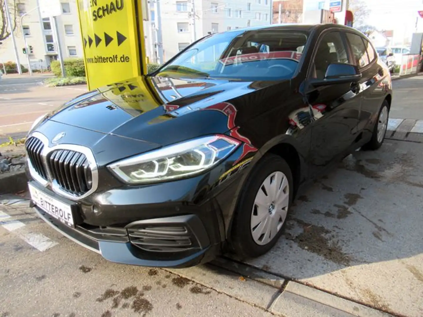 BMW 116 d Automatik 5tg Navi/Virt/SHZ/LED/PDC Schwarz - 2
