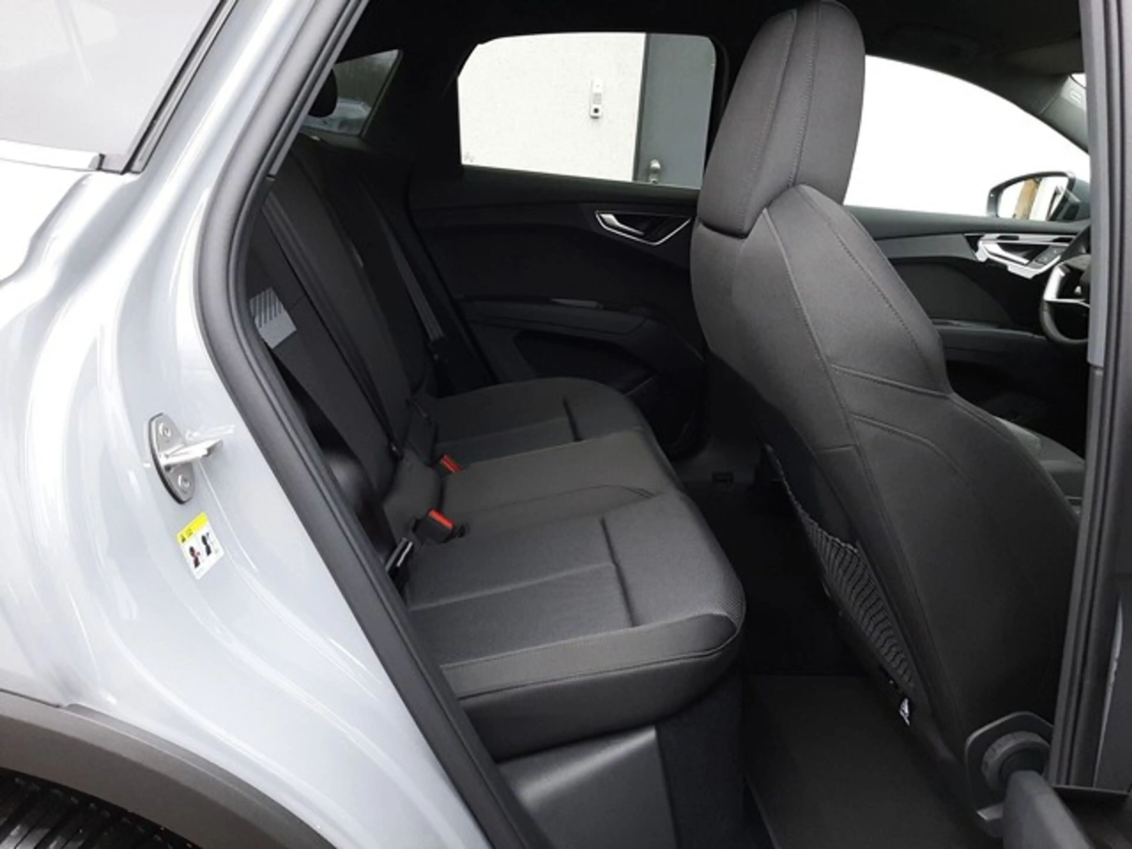 Audi Q4 e-tron Sportback 40 AHK Navi eleHeck Kamera — photo 8