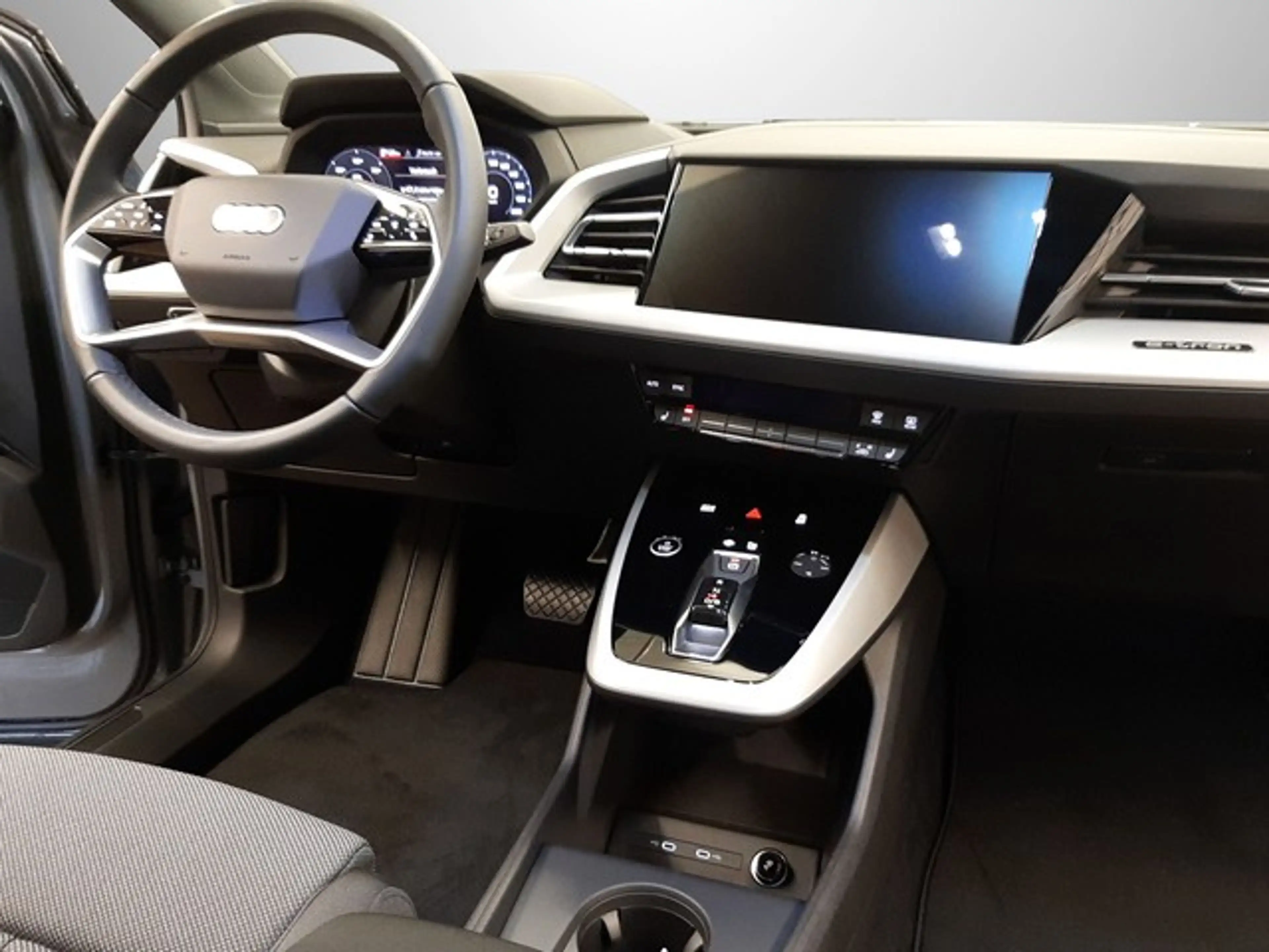 Audi Q4 e-tron Sportback 40 AHK Navi eleHeck Kamera — photo 9