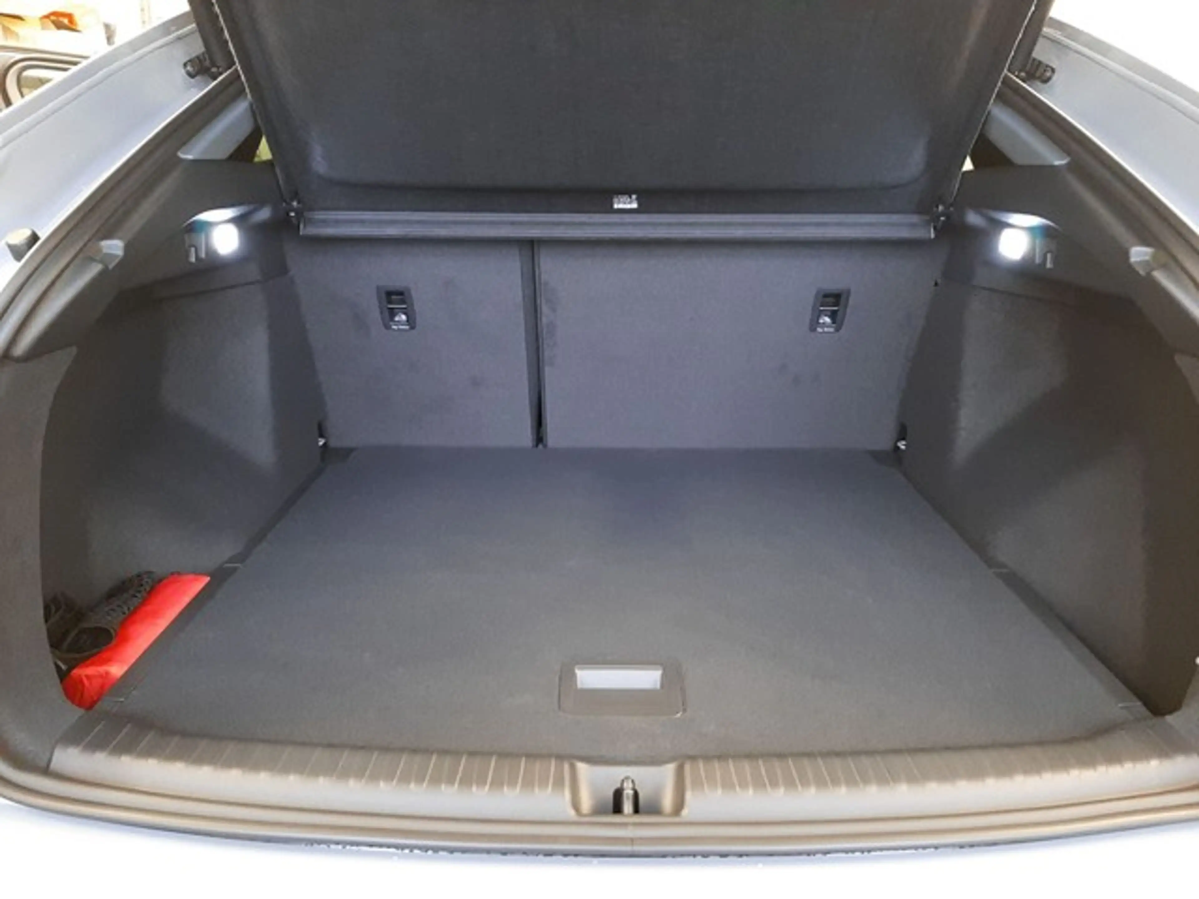 Audi Q4 e-tron Sportback 40 AHK Navi eleHeck Kamera — photo 14