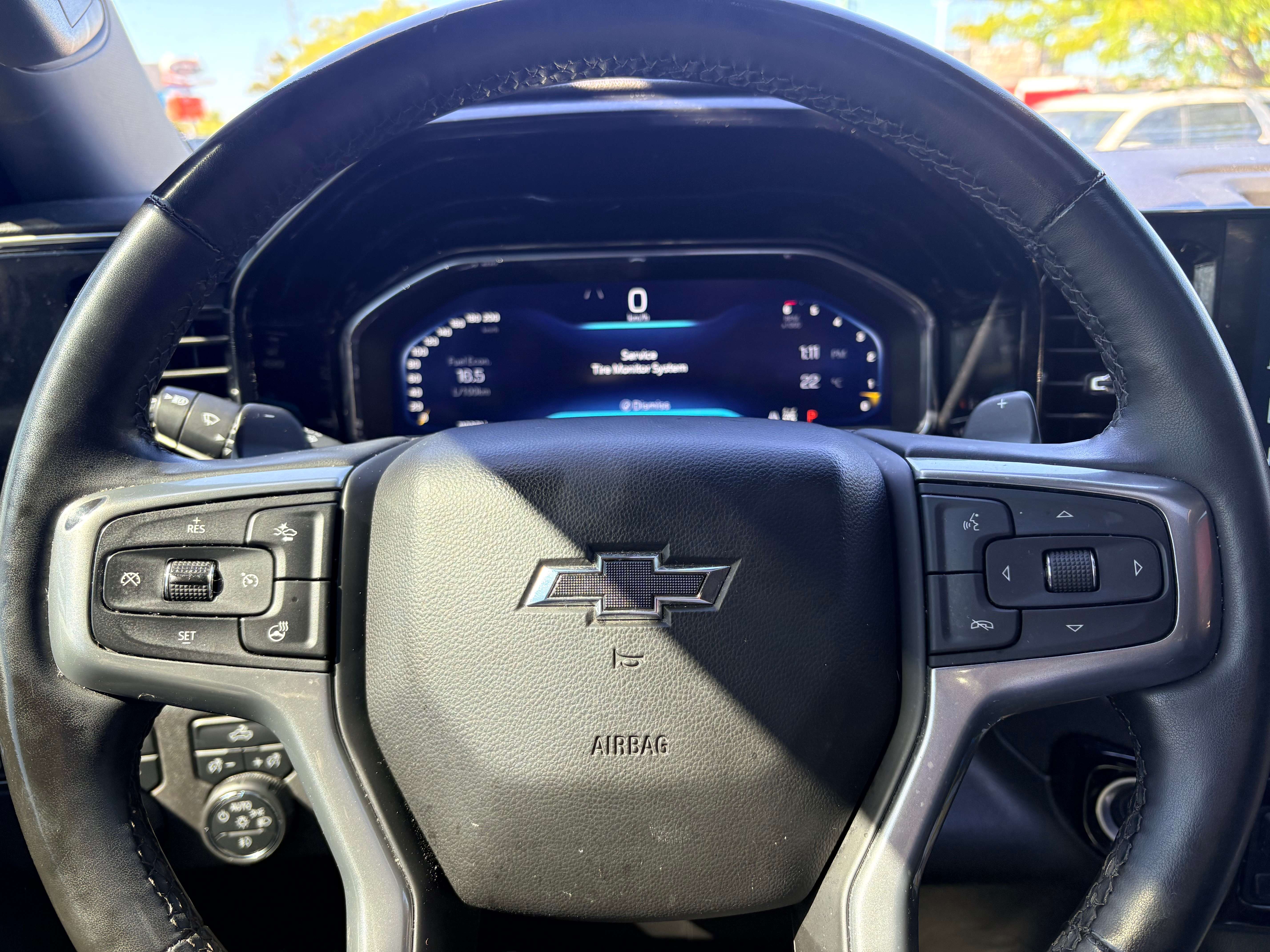 2024 Chevrolet Silverado 1500 Crew Cab RST 4WD Sunroof Nav Remote Start Back Up Camera photo 2