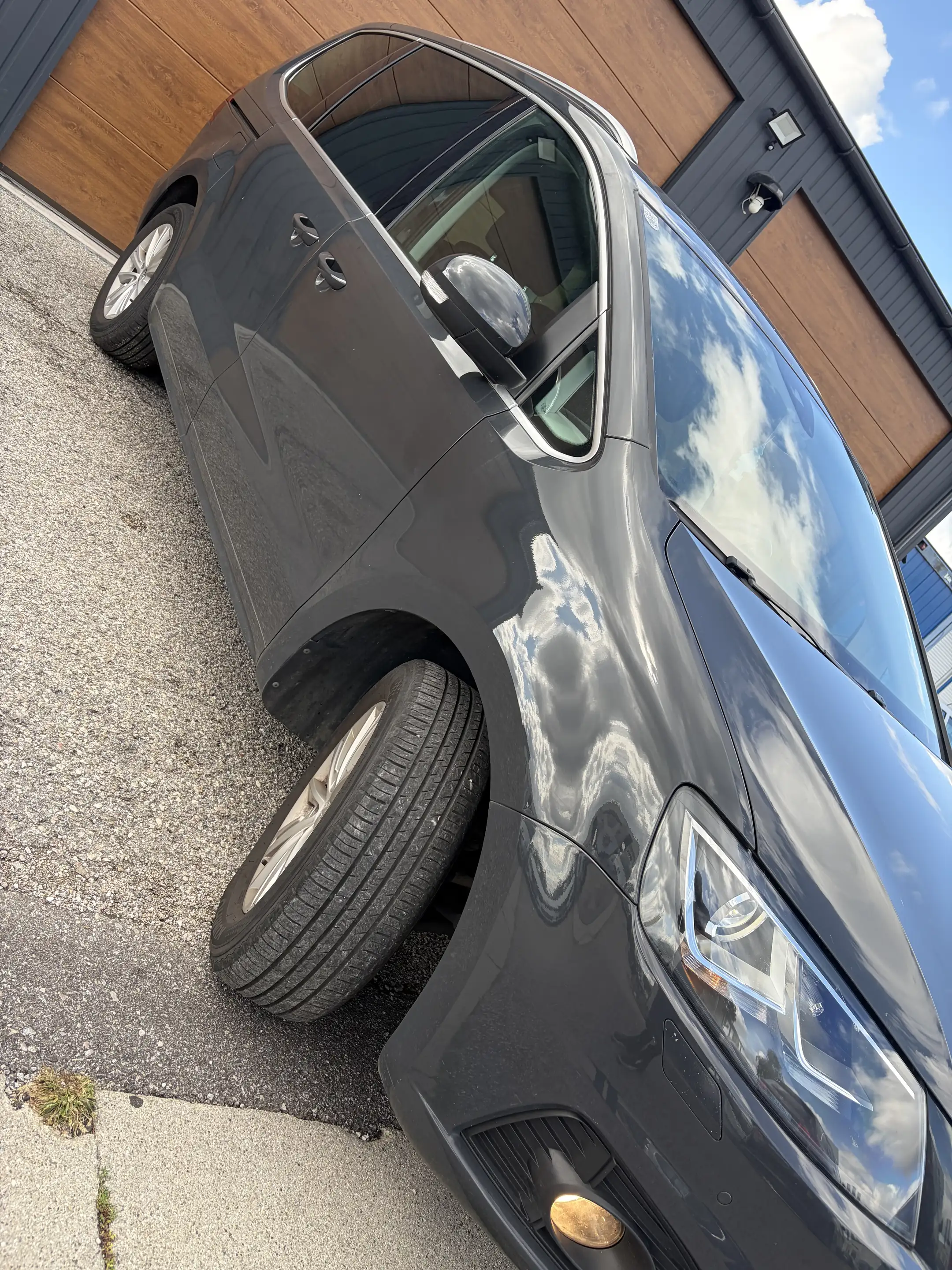 SEAT Alhambra Executive 2,0 TDI DSG 4WD — photo 3