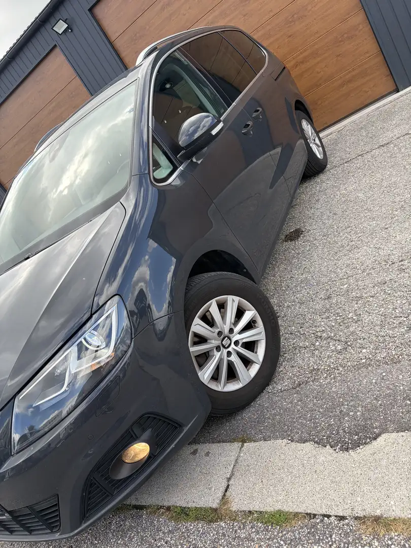 SEAT Alhambra Executive 2,0 TDI DSG 4WD Grau - 2