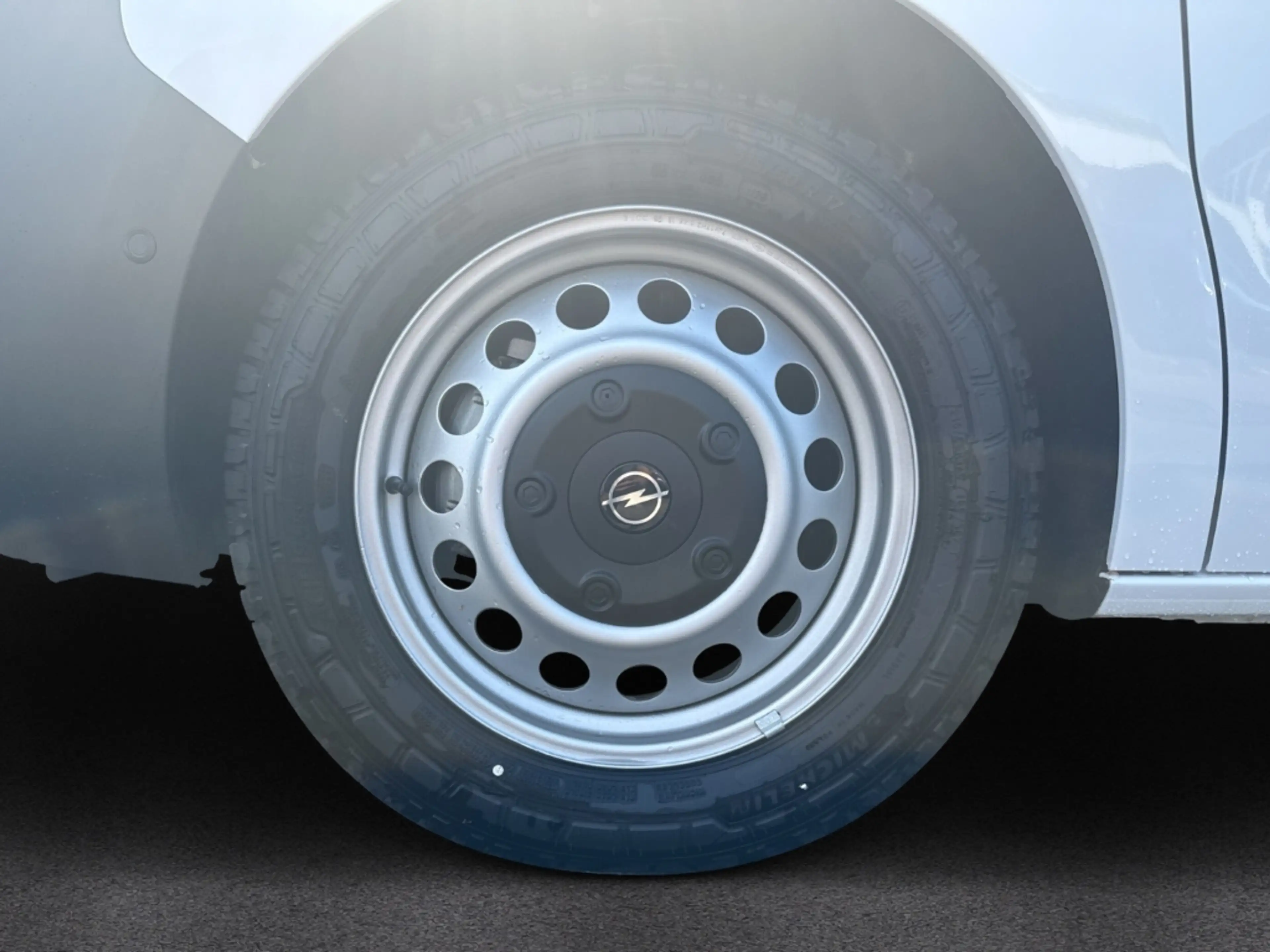 Opel Vivaro Kasten M 1.5D 120PS Start/Stop AHK PDCv+h Allwette — photo 9