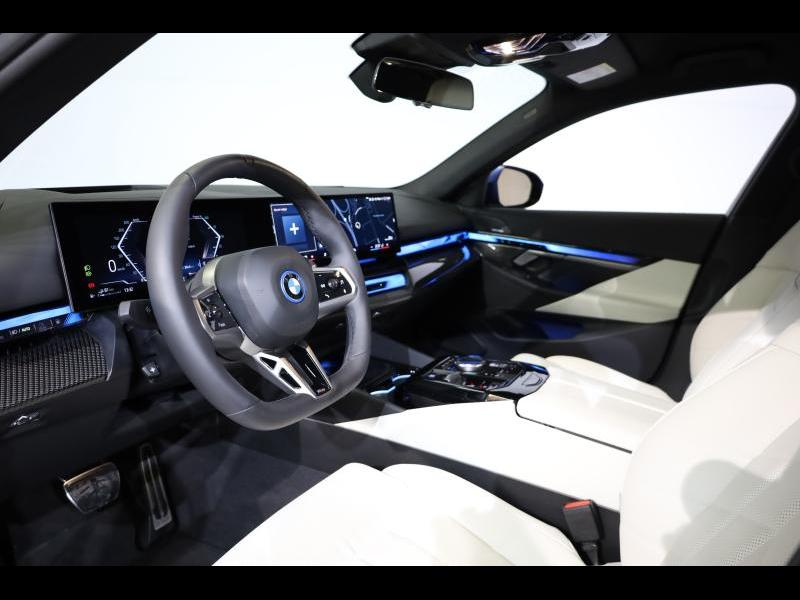 BMW 550 e xDrive Touring Kit M Sport — photo 6
