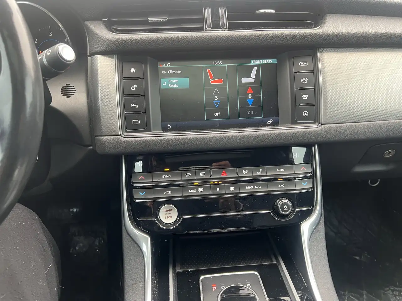 Jaguar XF снимка Jaguar XF