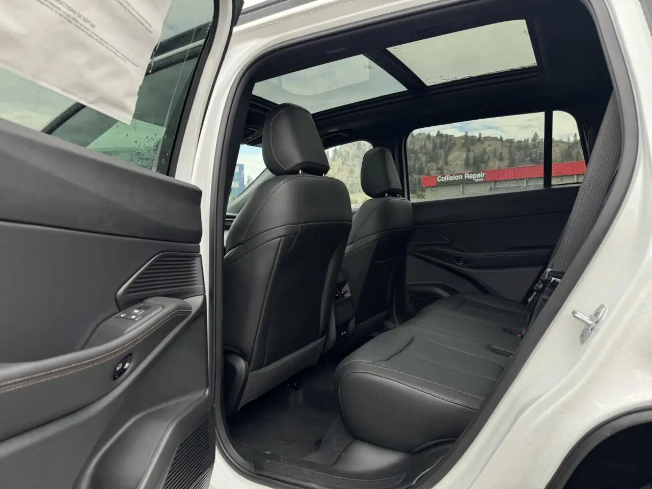 Jeep Cherokee снимка Jeep Cherokee