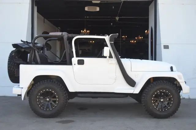 Jeep Wrangler view 8