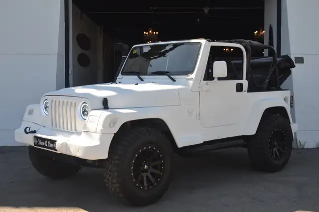 Jeep Wrangler view 3